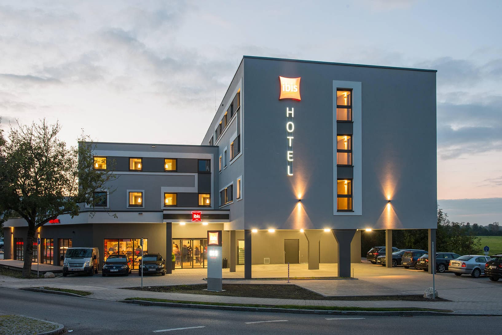 Ibis München Airport Süd Ansicht 2