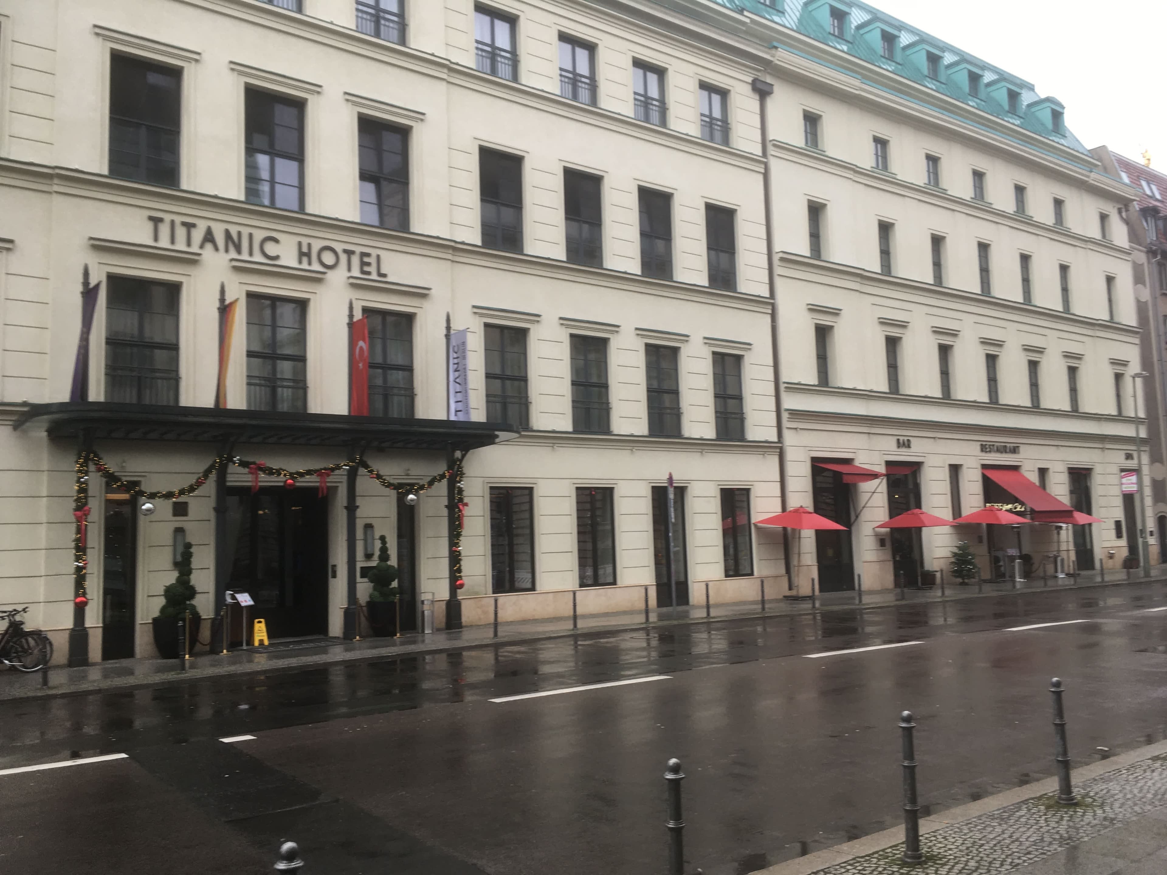 TITANIC Gendarmenmarkt Berlin Ansicht 3