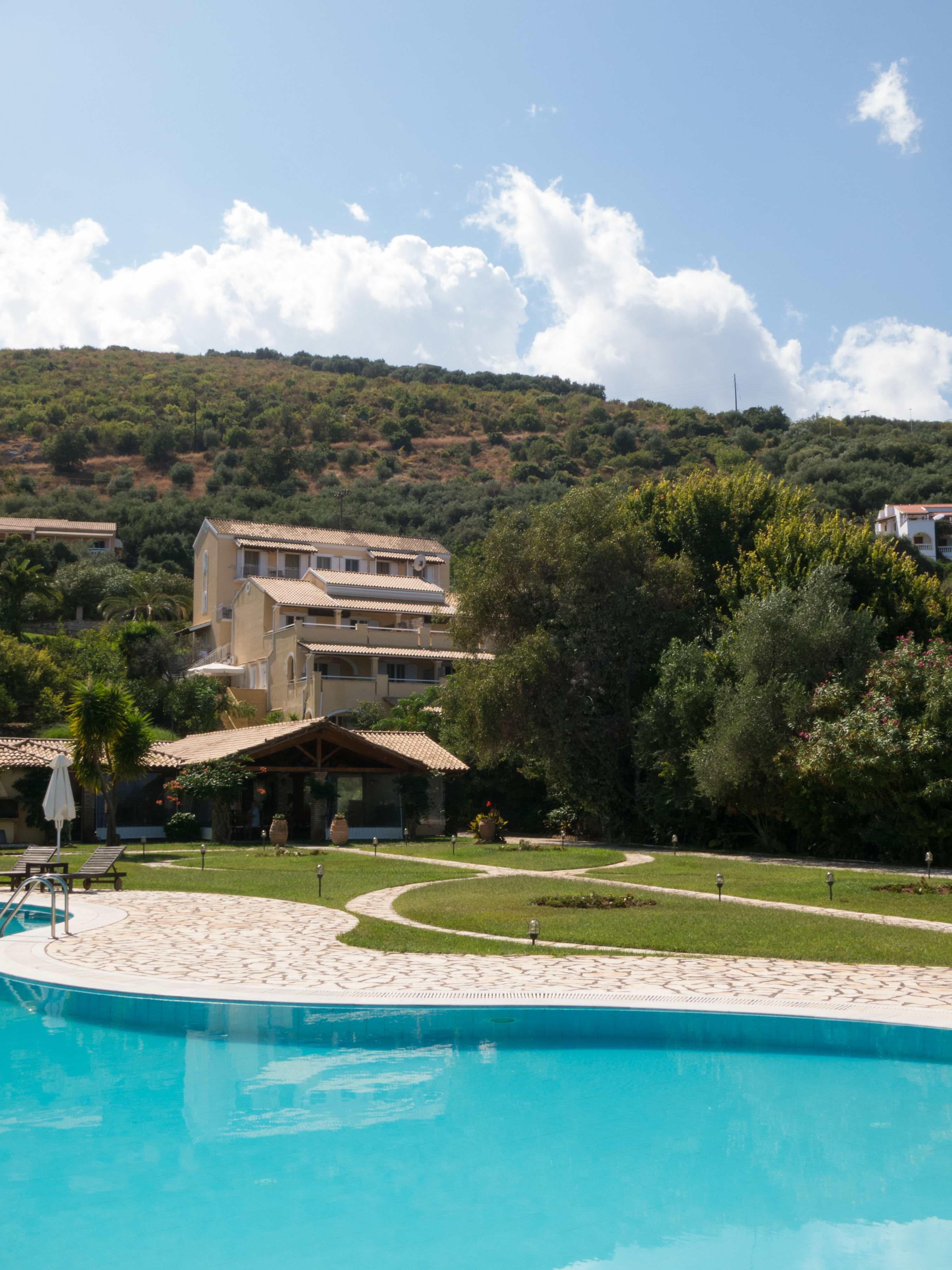 Chrismos Luxury Suites & Studios