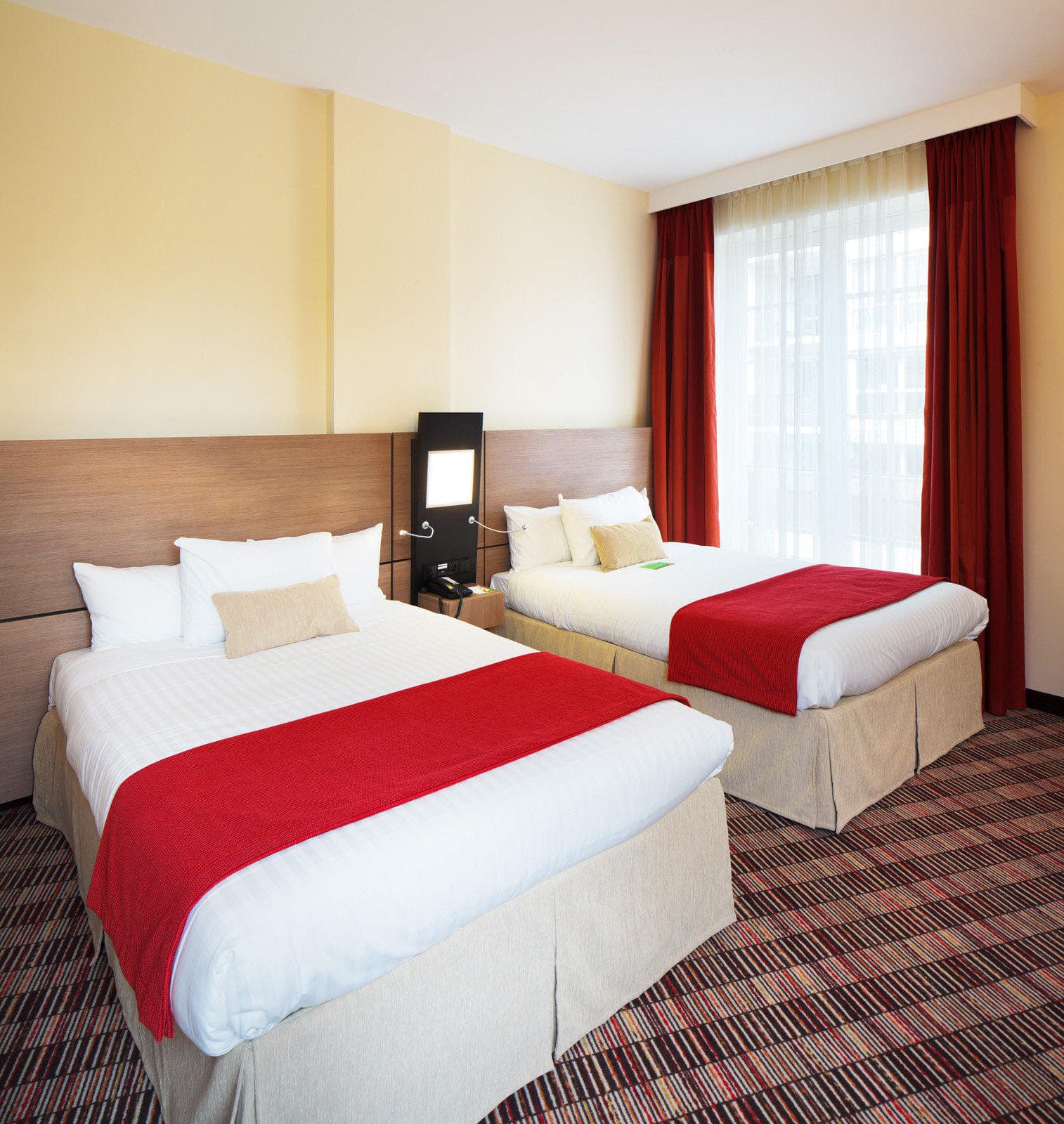 Hotel Courtyard by Marriott Paris Boulogne Ansicht 2