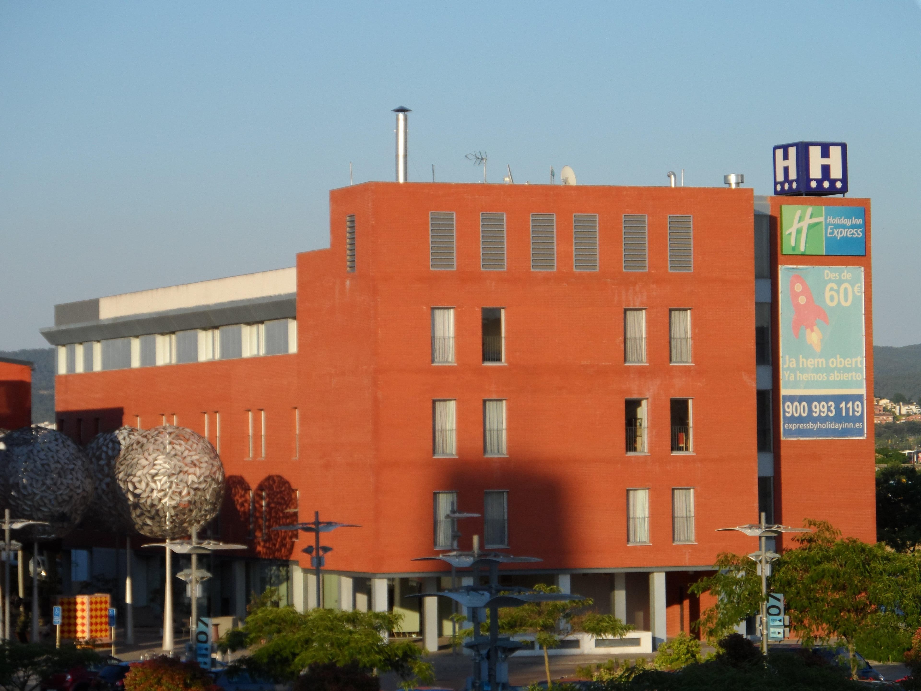 B&B HOTEL Girona 3 Ansicht 2