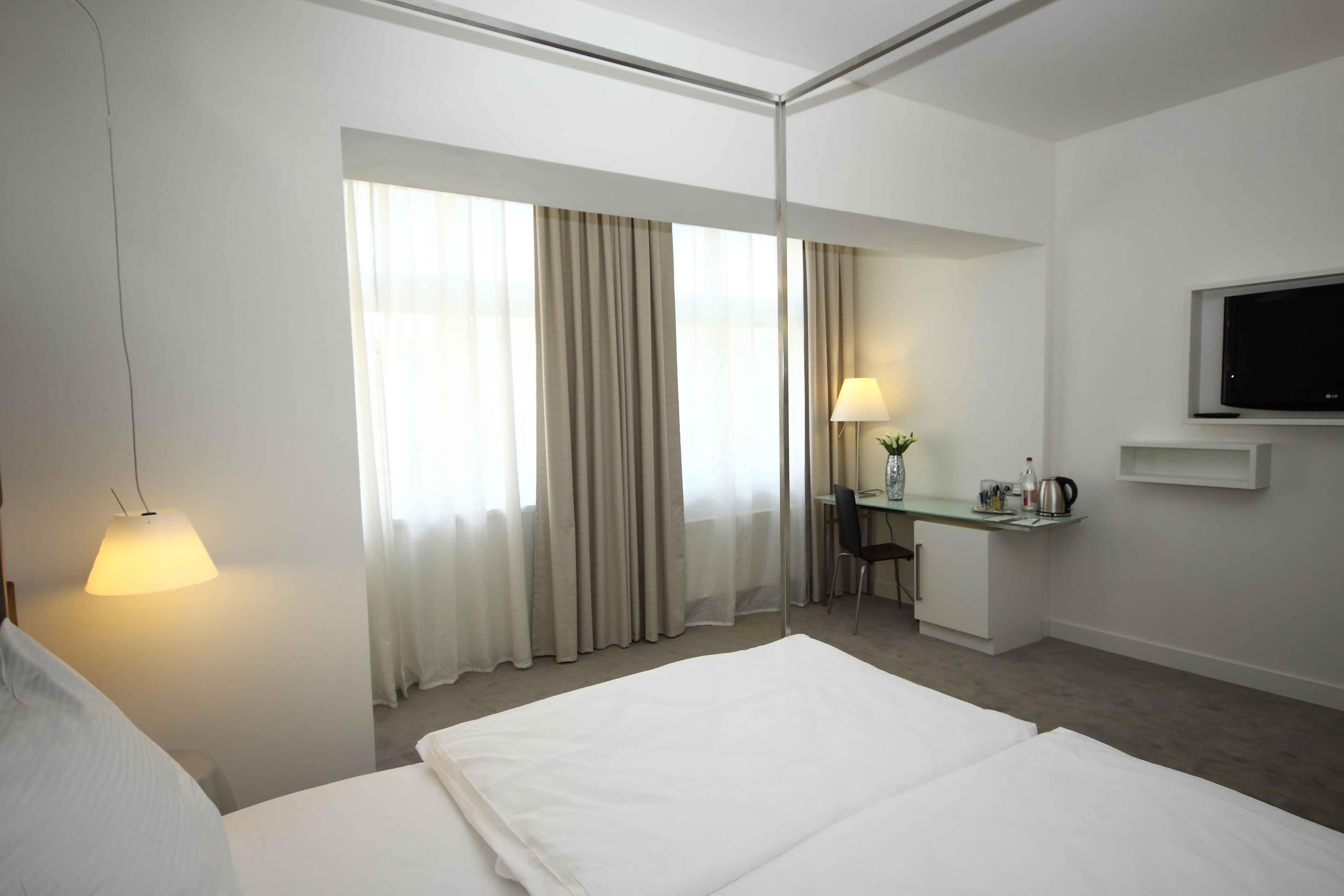 Pure White Hotel Ansicht 3