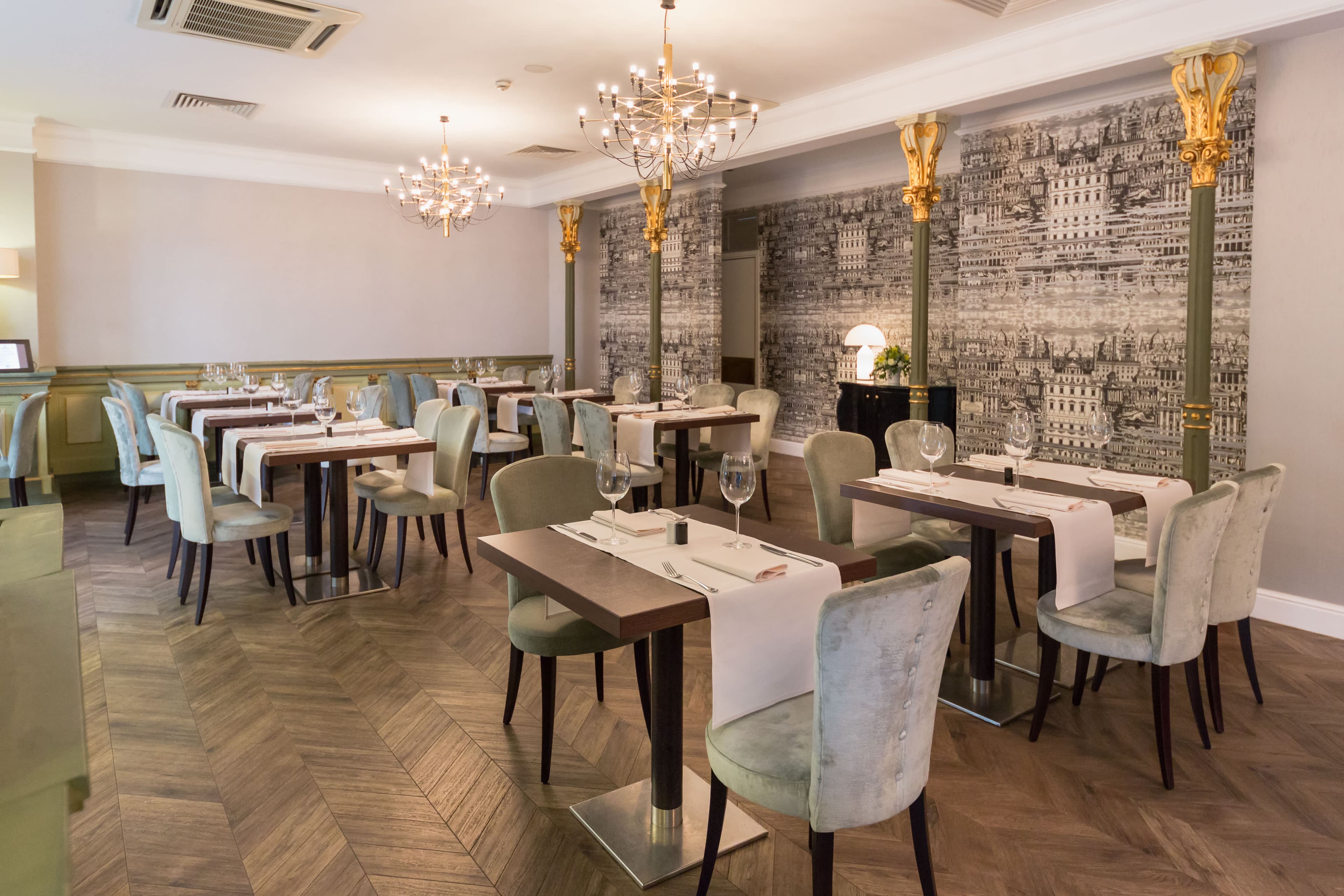 Hotel Capital Plaza Ansicht 9