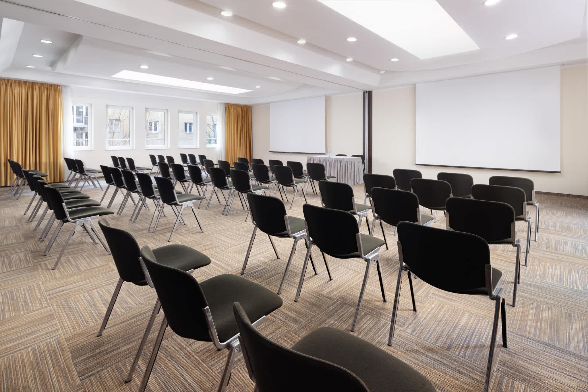 Hotel NH Budapest City Ansicht 10
