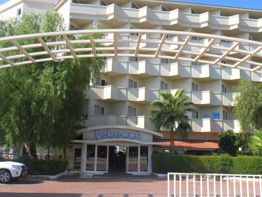 Febeach Hotel Ansicht 2