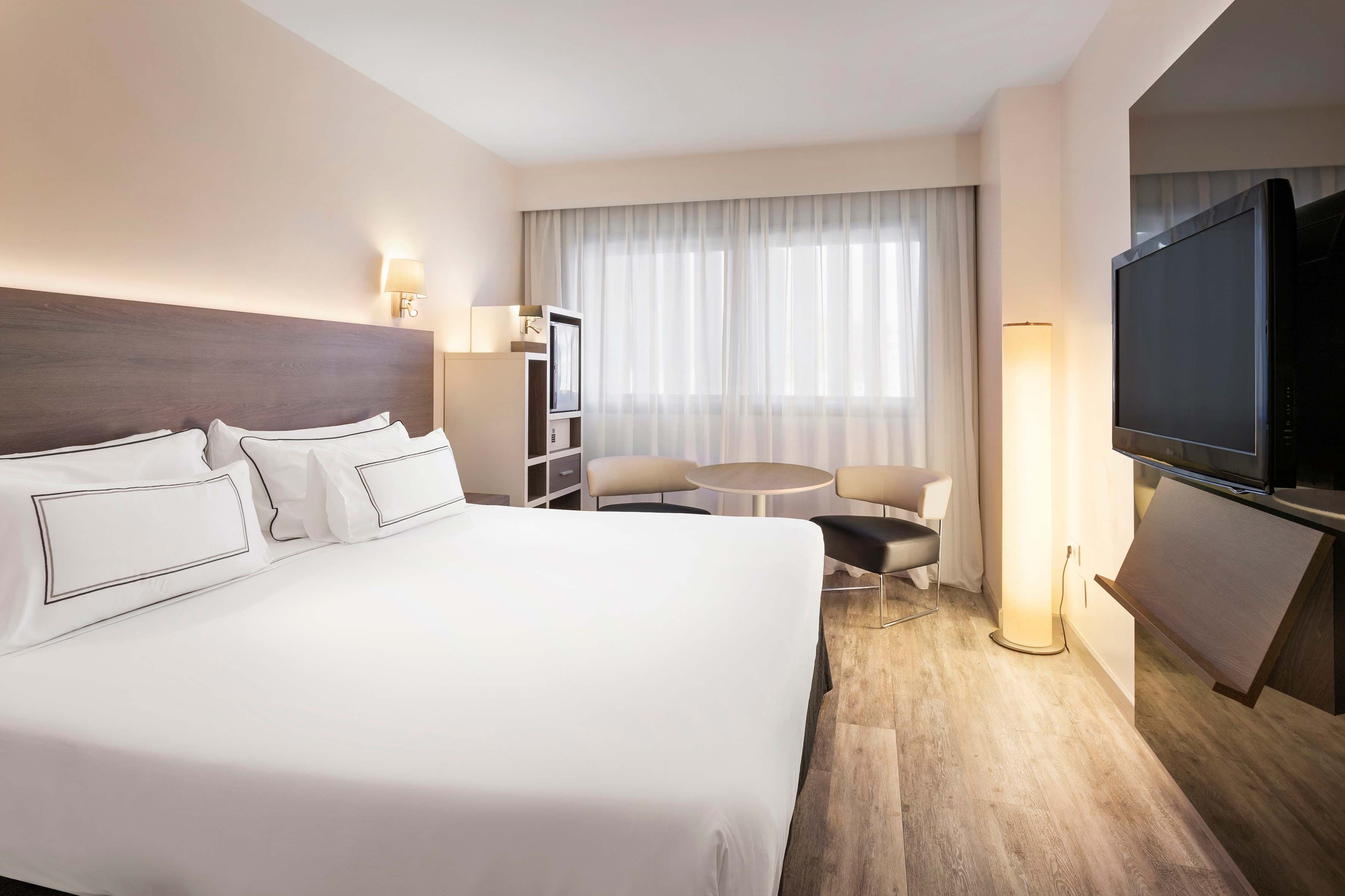 Hotel Meliá Lebreros Ansicht 6