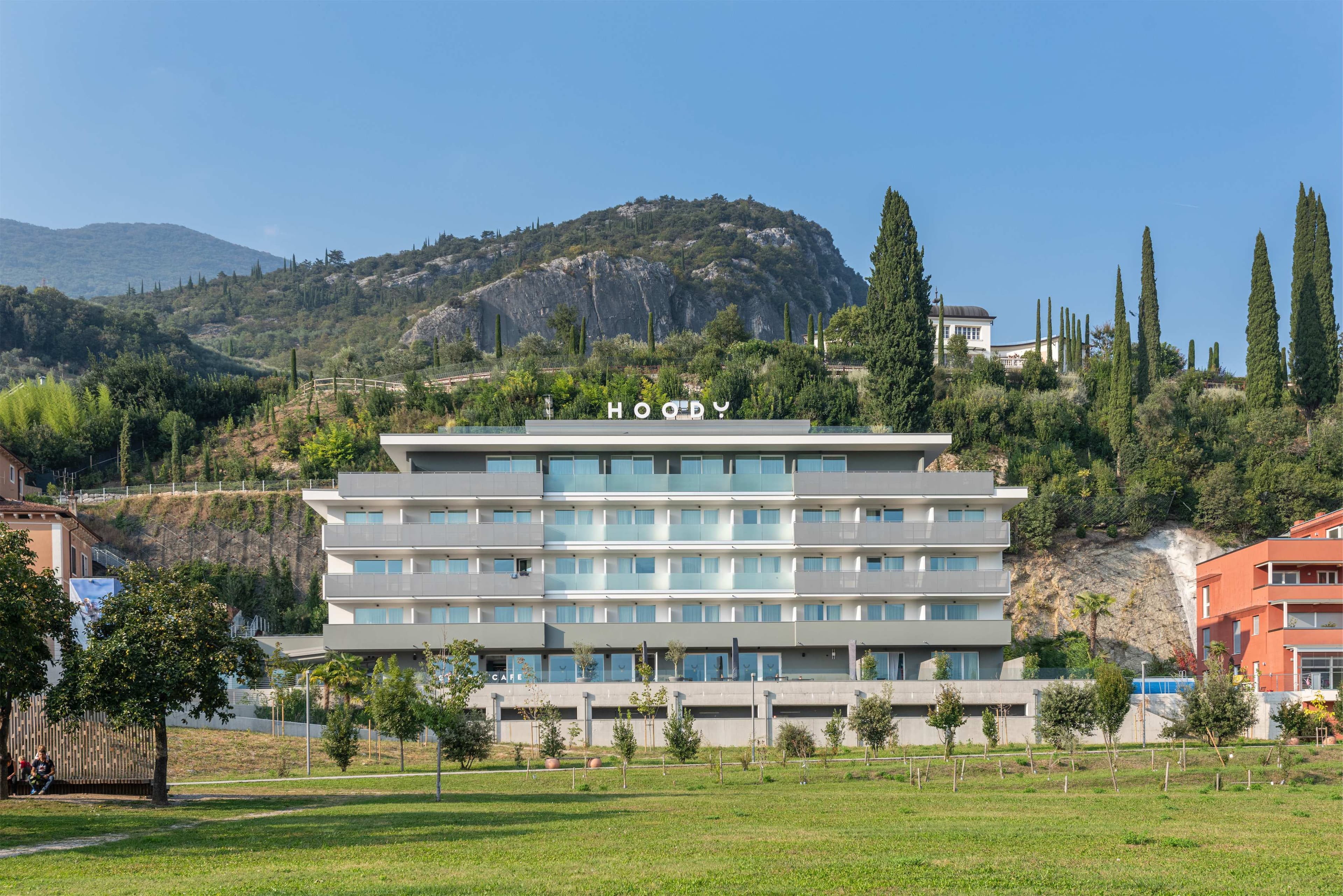 HOODY ACTIVE & HAPPINESS HOTEL