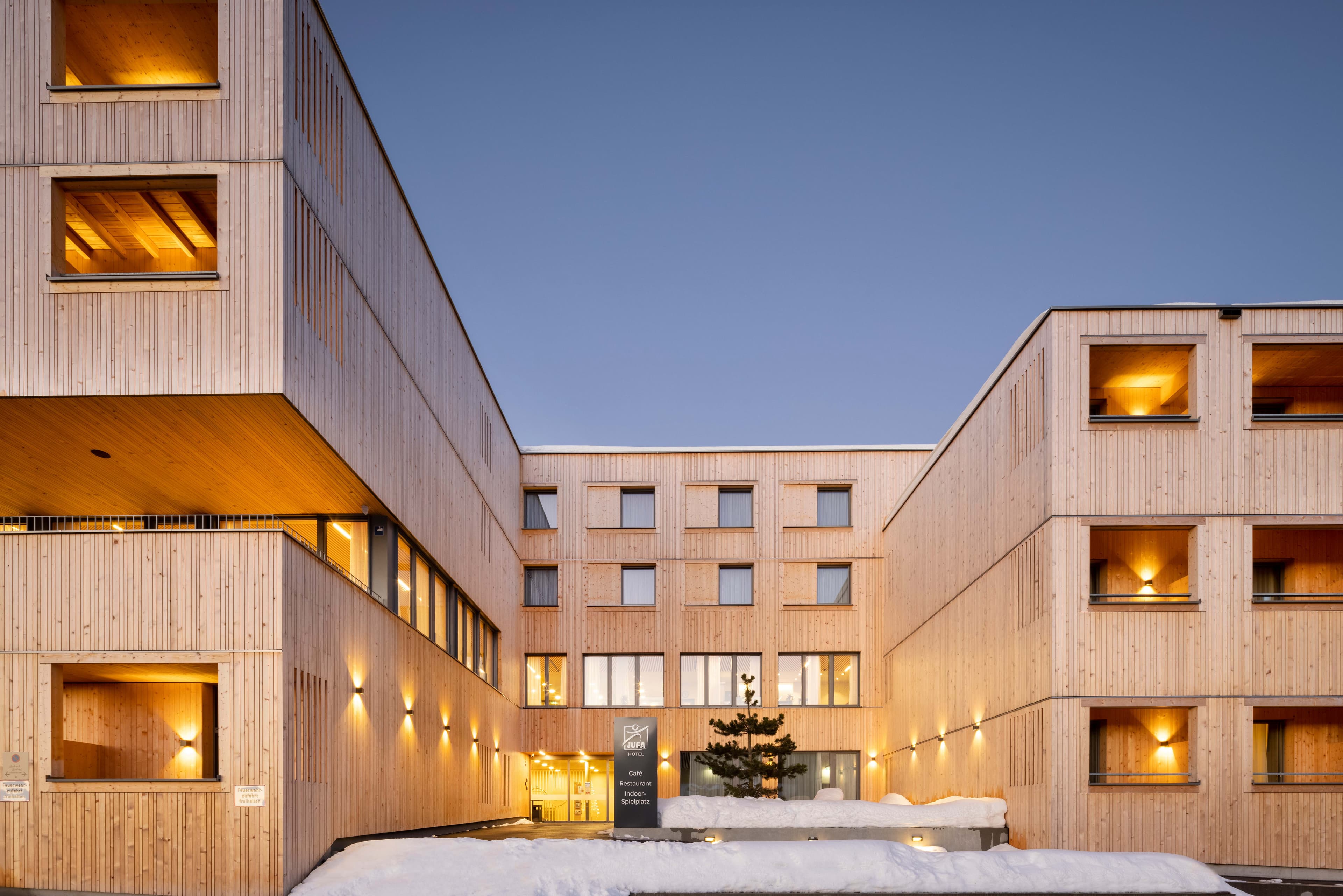 JUFA Hotel Laterns Ansicht 2