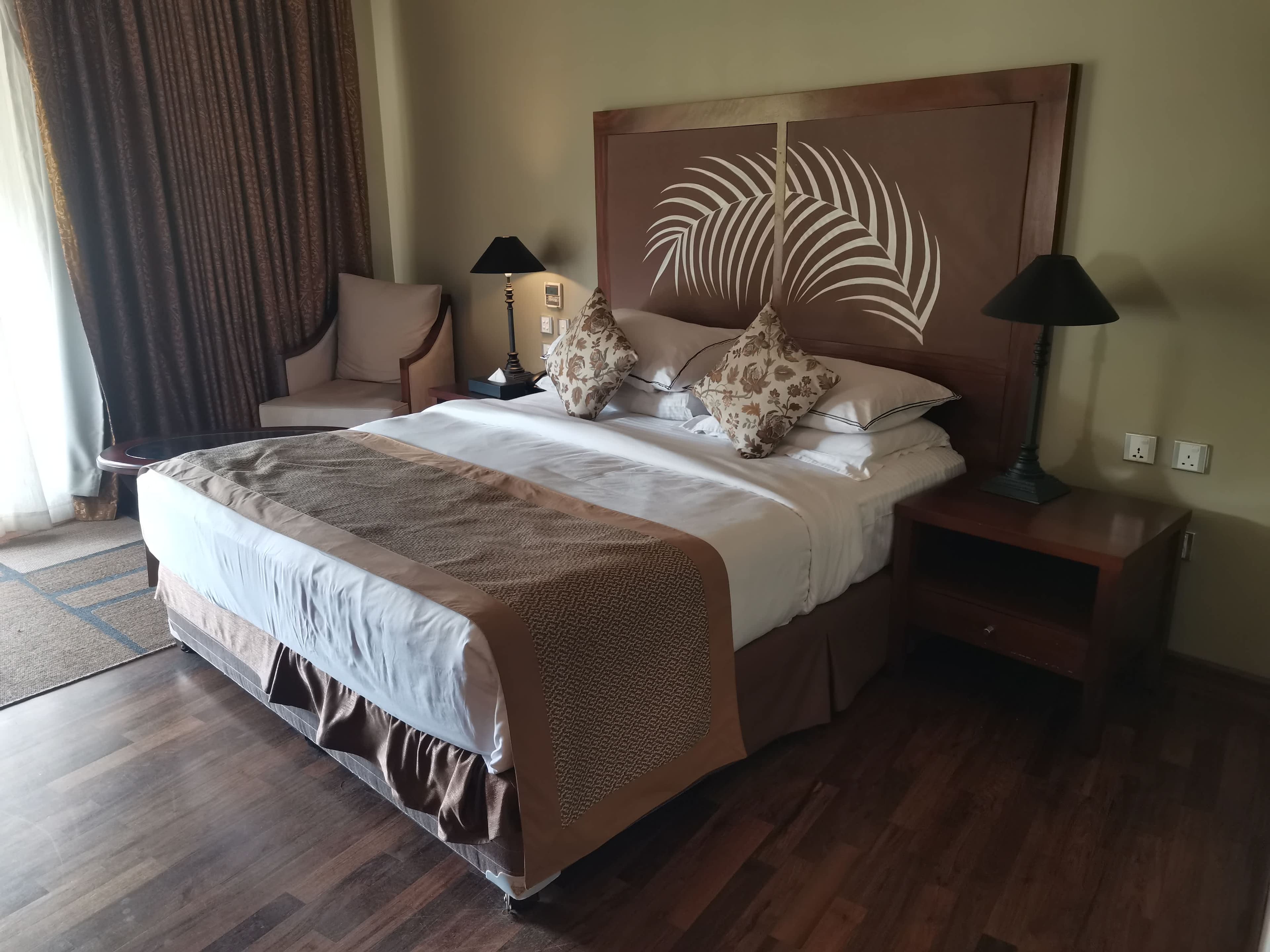 Earl's Regent Hotel Ansicht 3