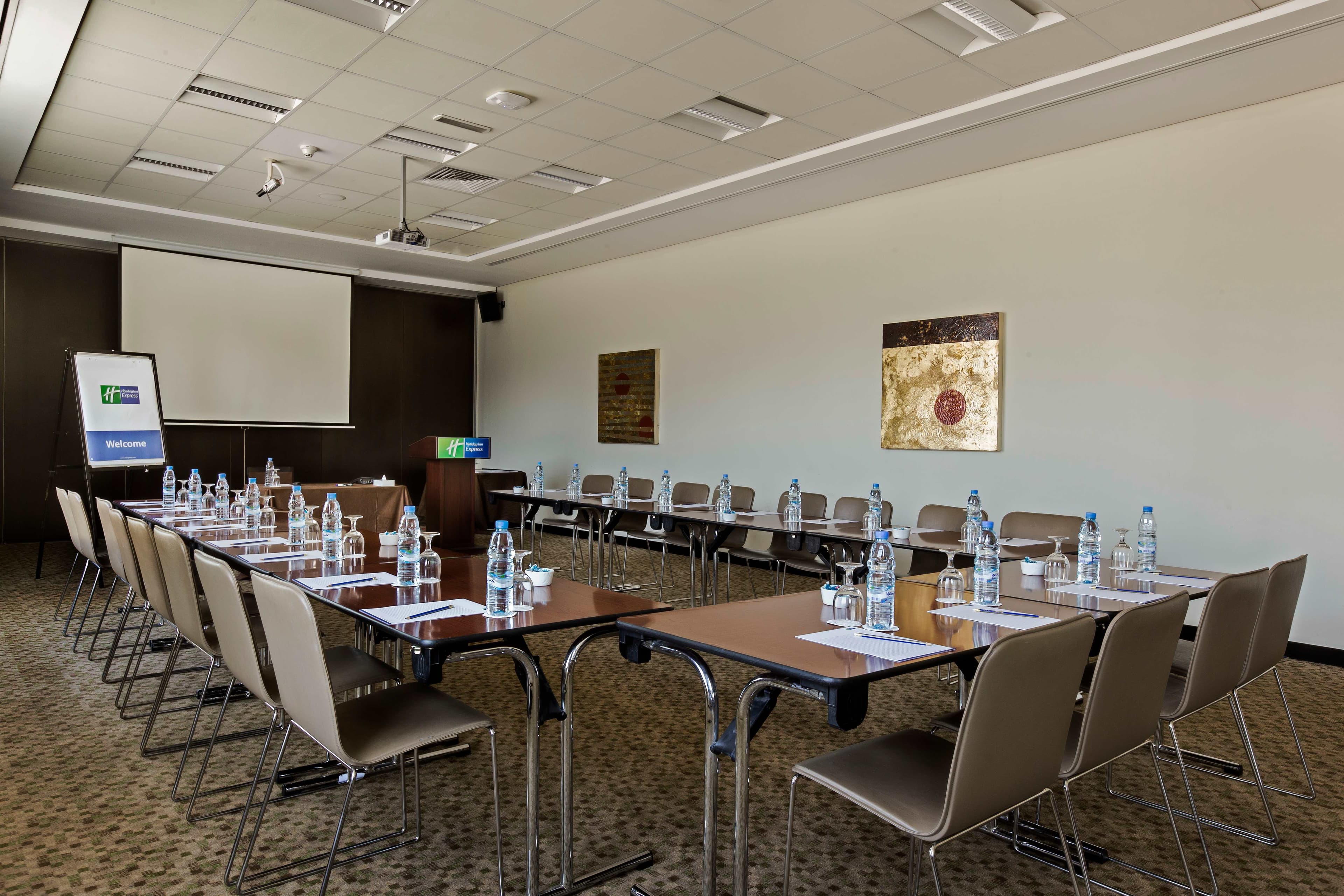 Hotel Holiday Inn Express Dubai Internet City Ansicht 9