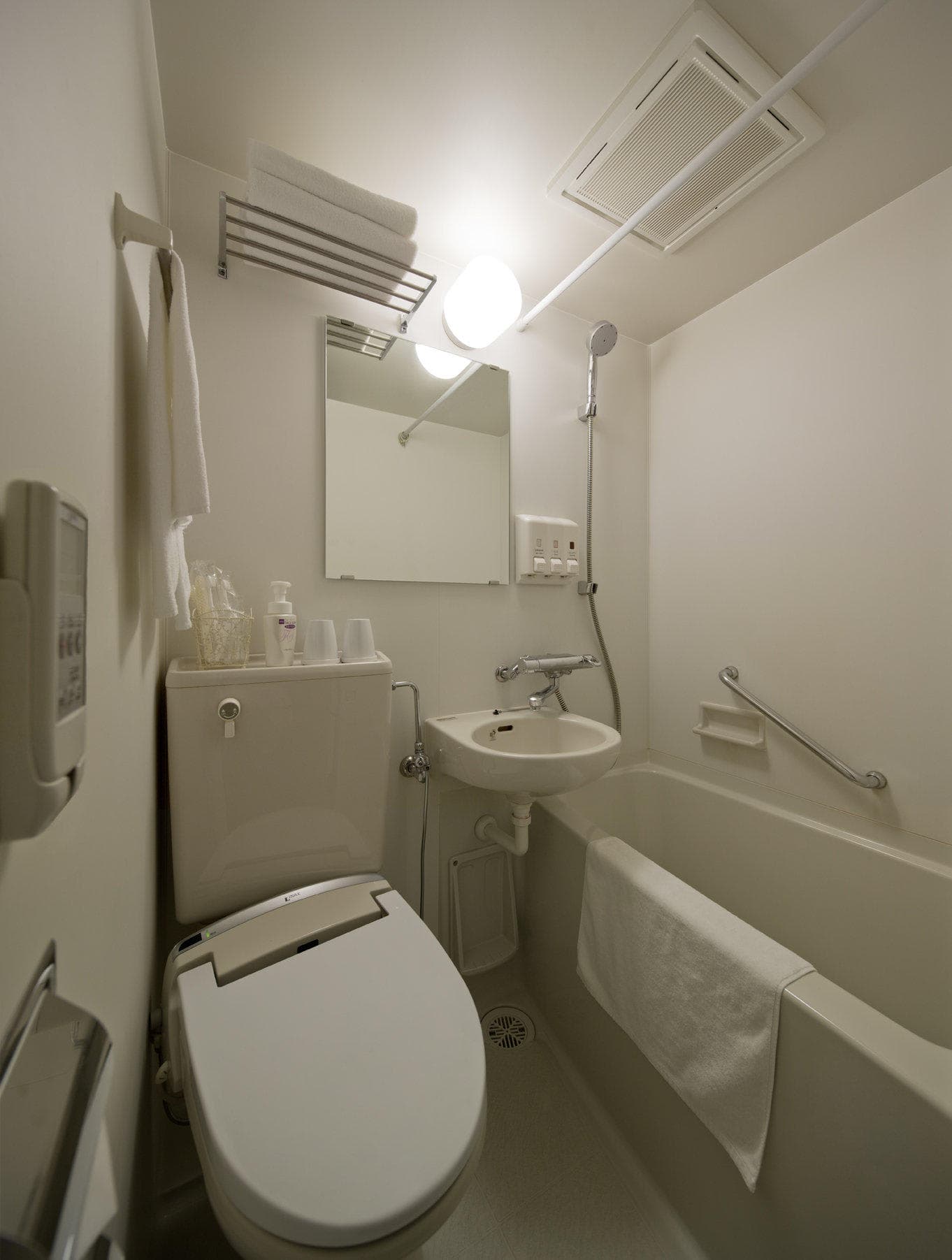 E Hotel Higashi Shinjuku Ansicht 3
