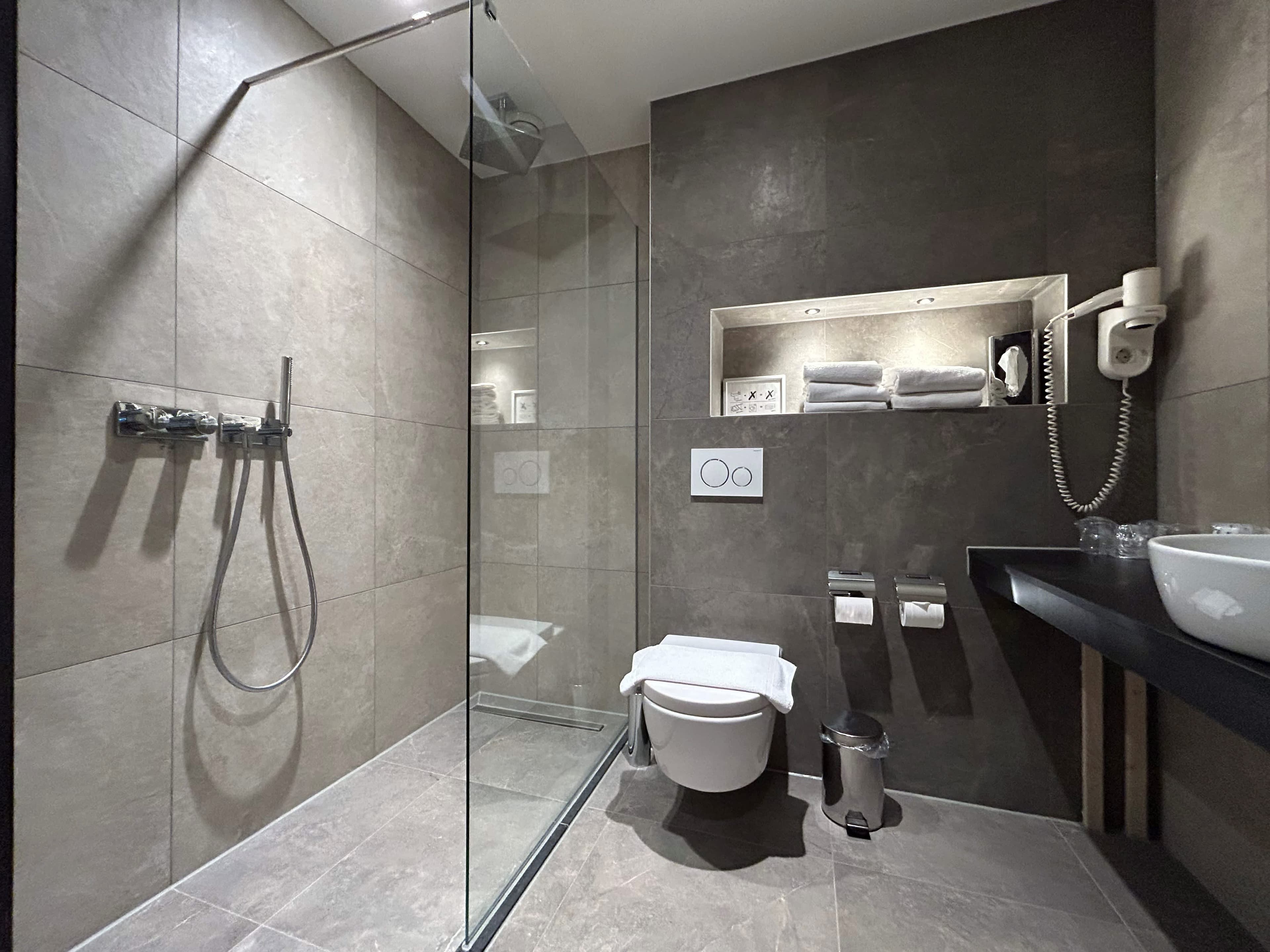 XO Hotels Blue Tower Ansicht 9