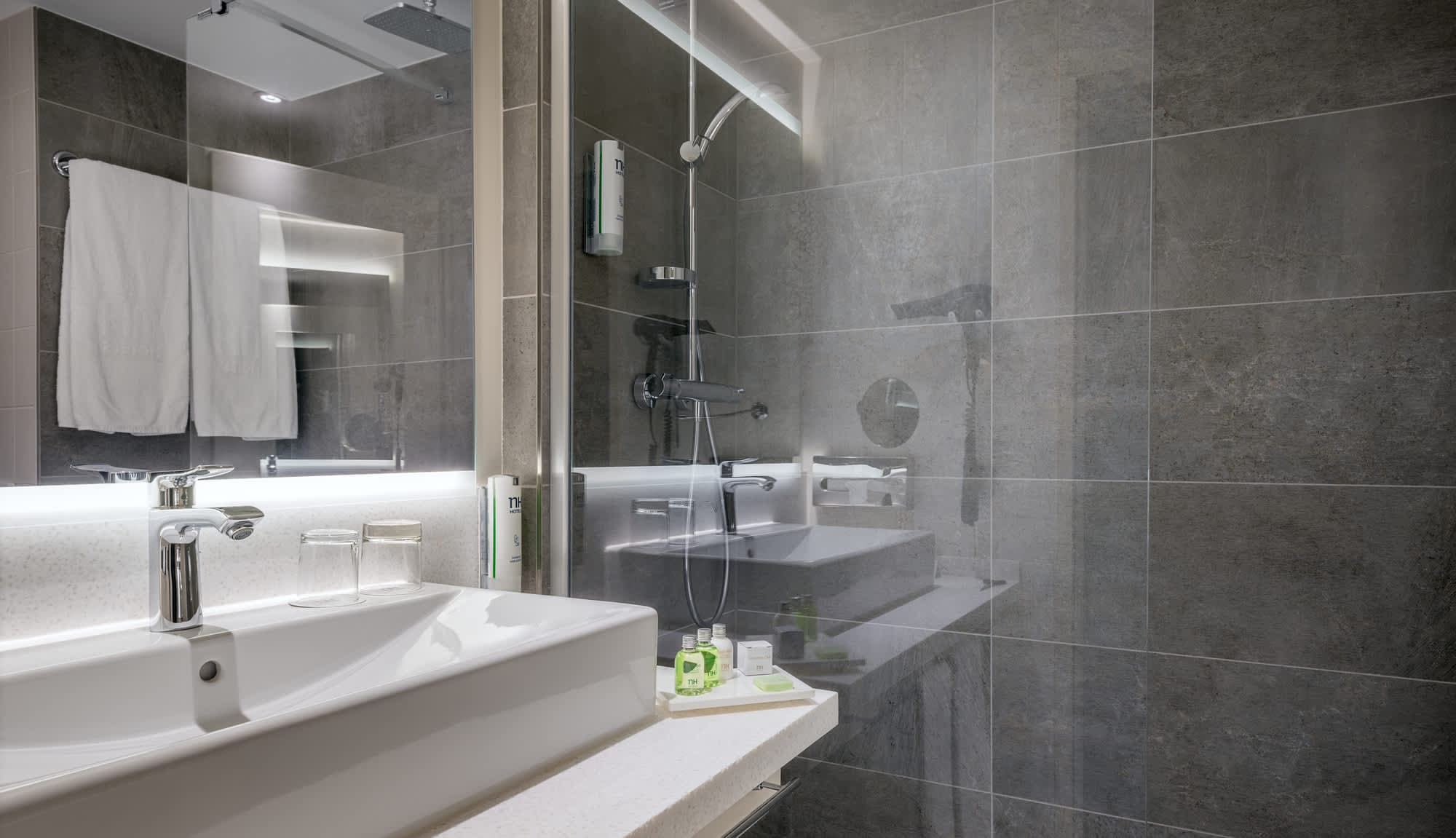 Hotel NH Hamburg Altona Ansicht 4