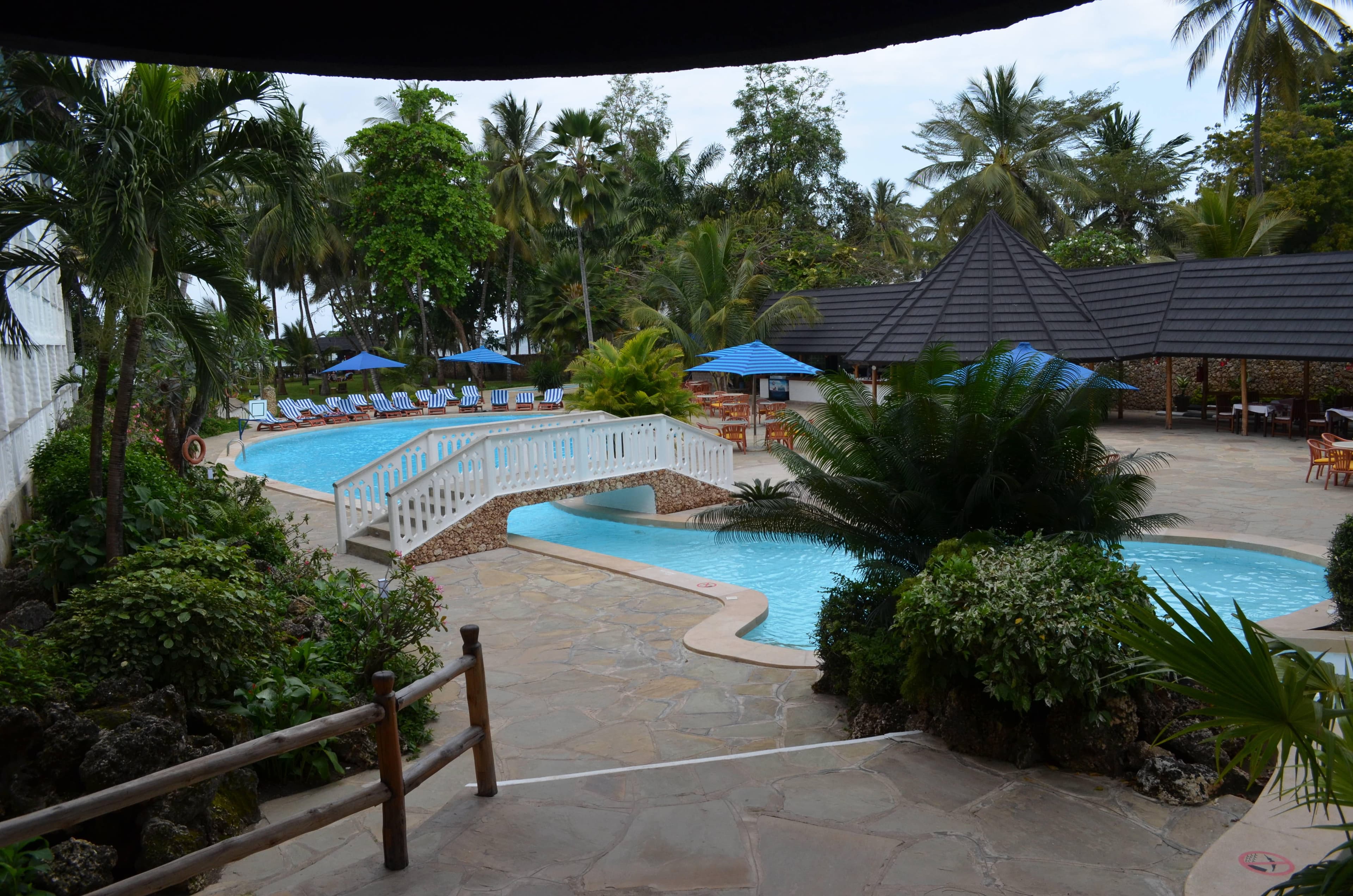 Travellers Beach Hotel & Club