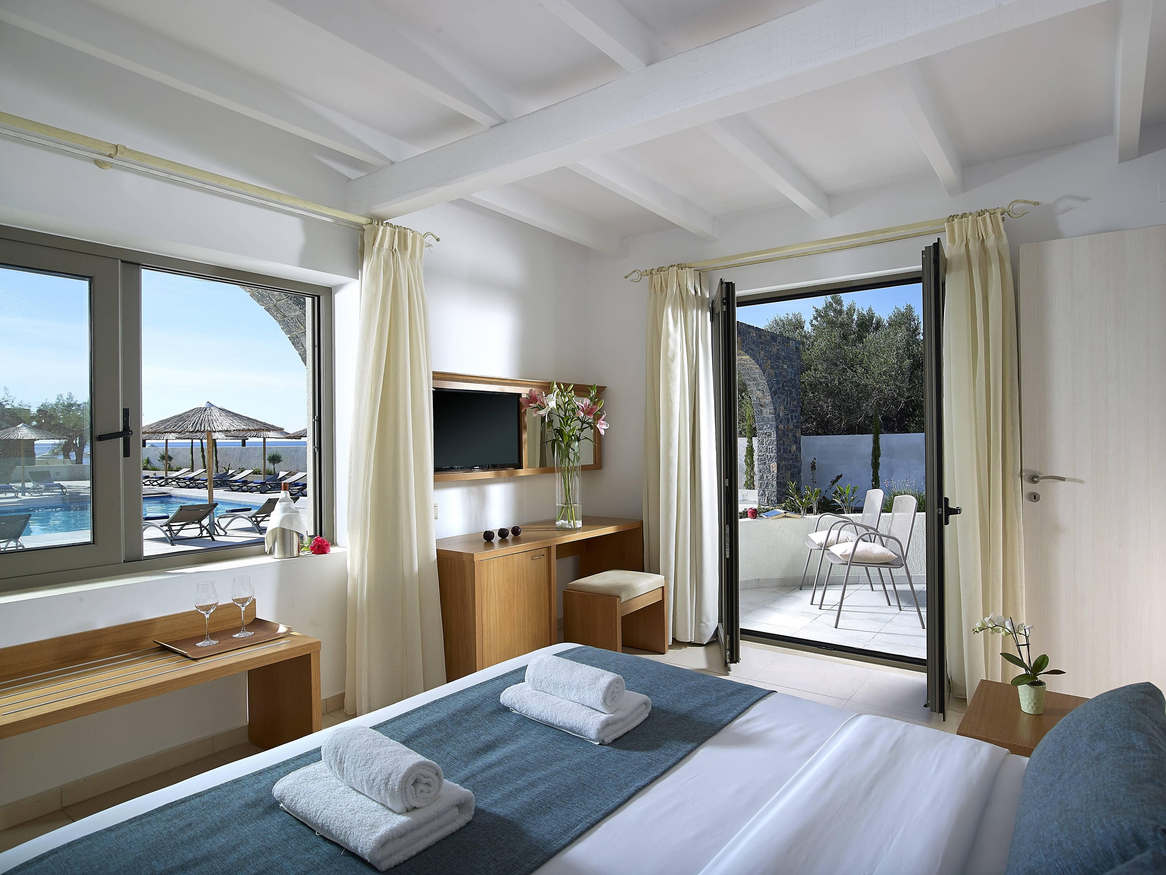 Coriva Beach Hotel & Bungalows