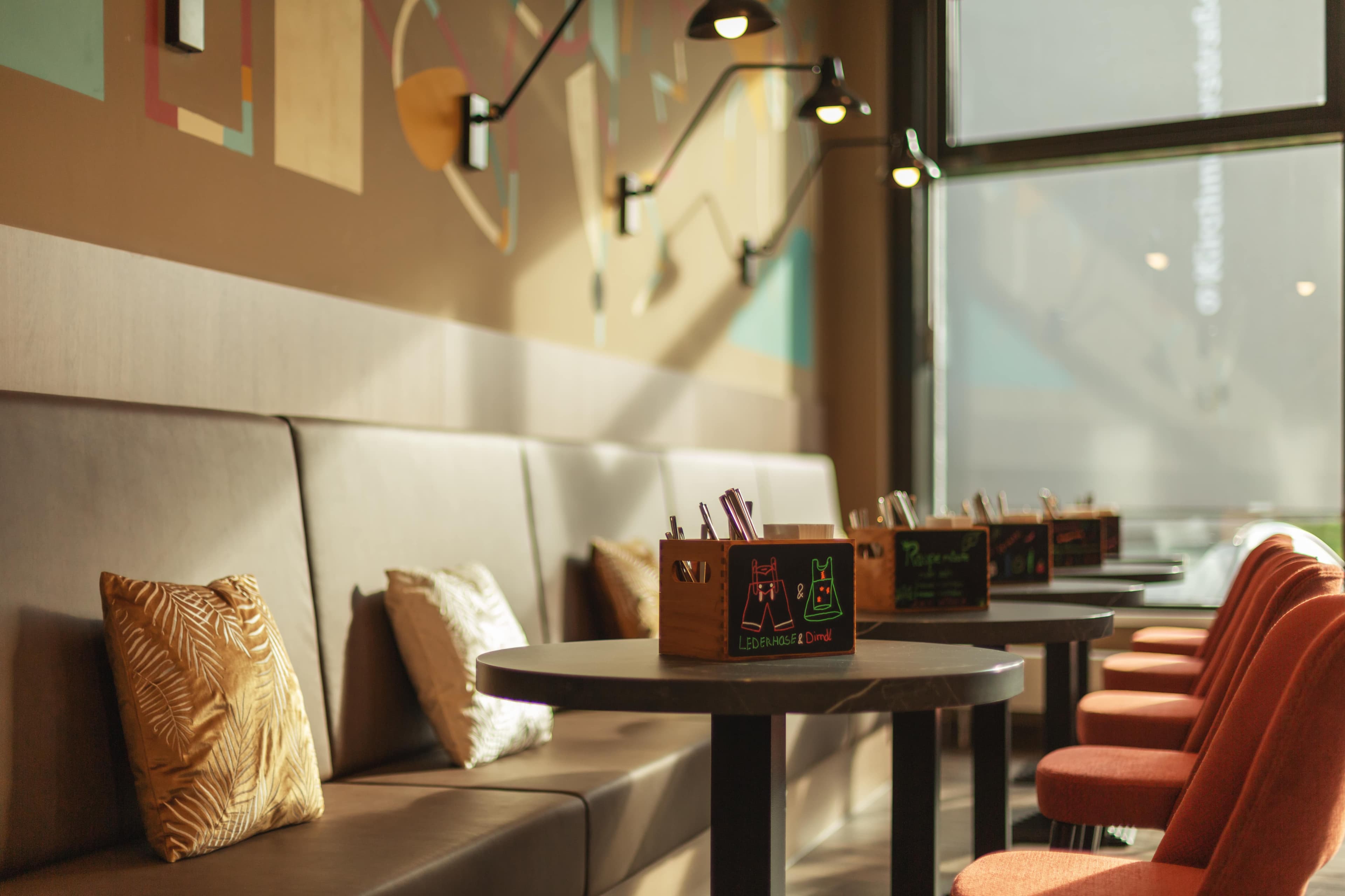 Holiday Inn - the niu, Sparrow Regensburg Ansicht 9
