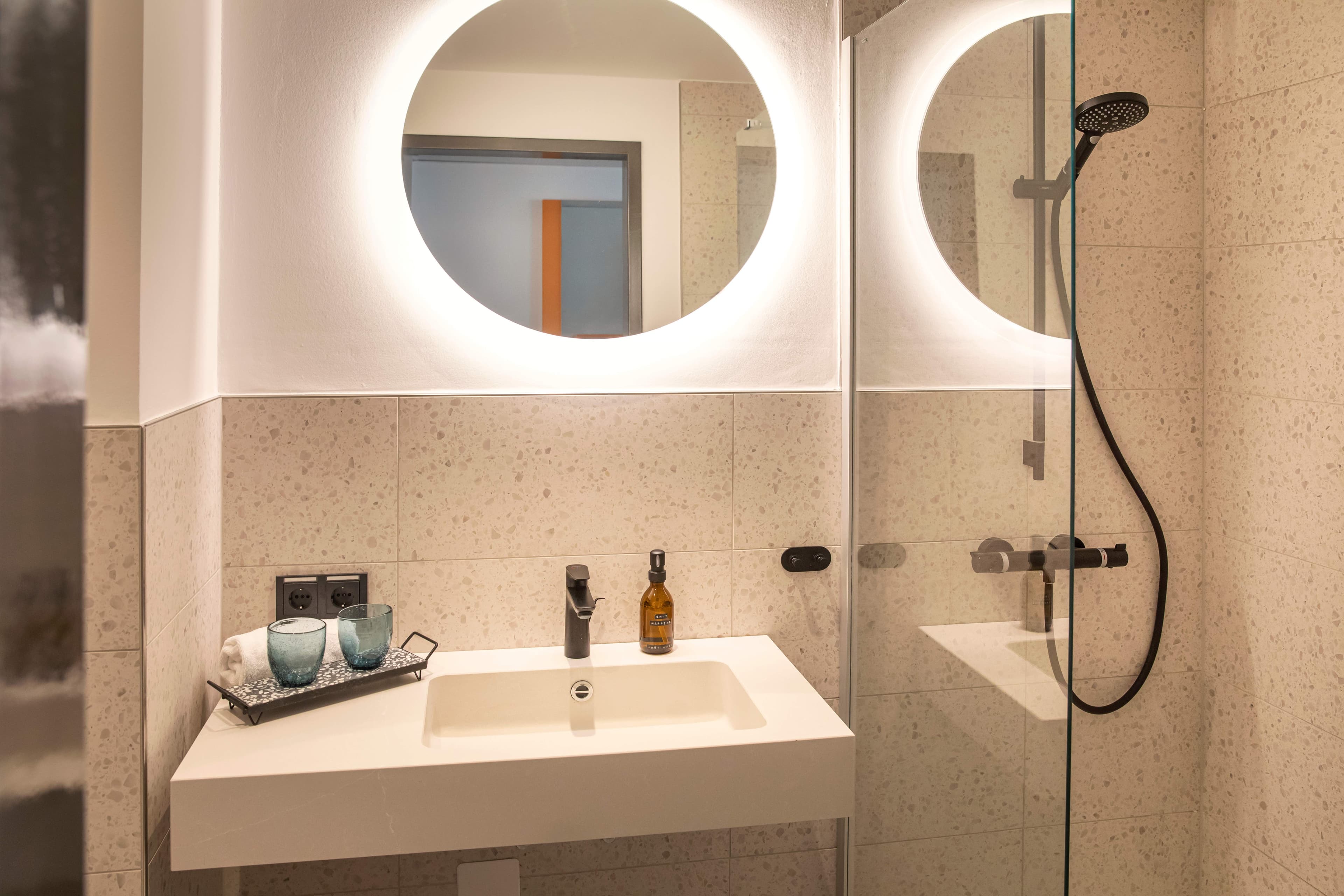 LOGINN Hotel Offenbach Ansicht 4