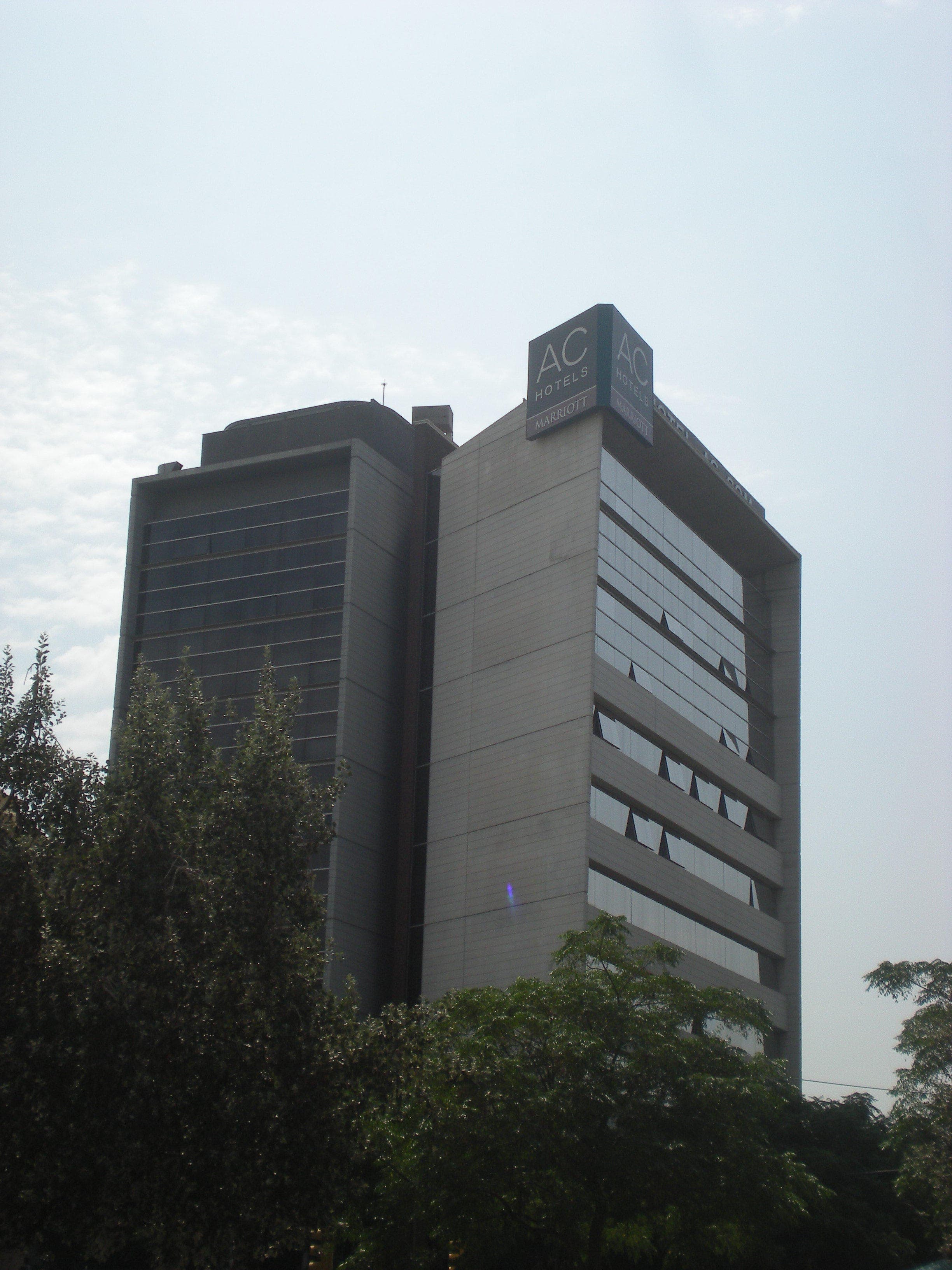 Hotel AC SOM Ansicht 2