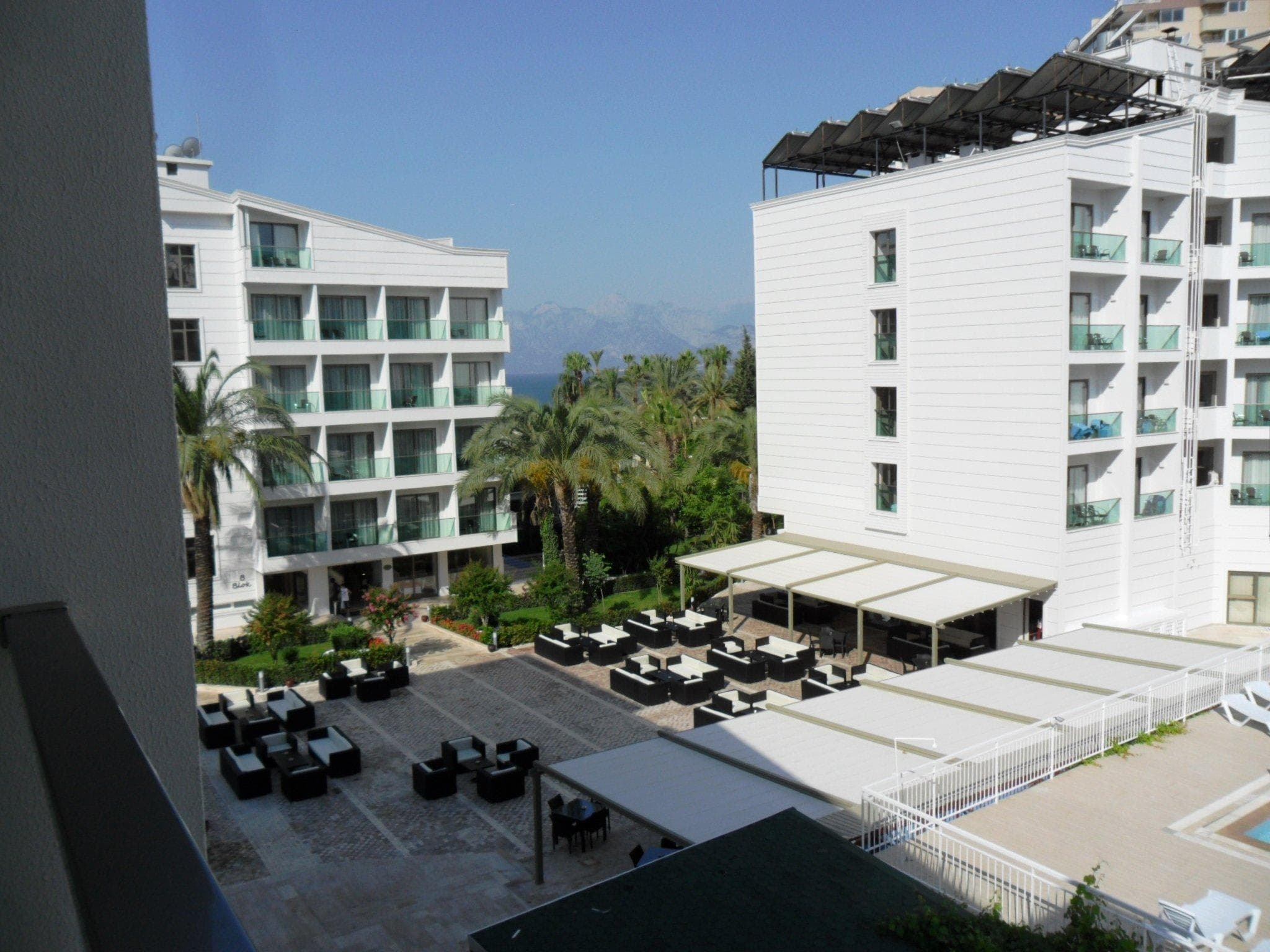 Falcon Hotel Ansicht 3