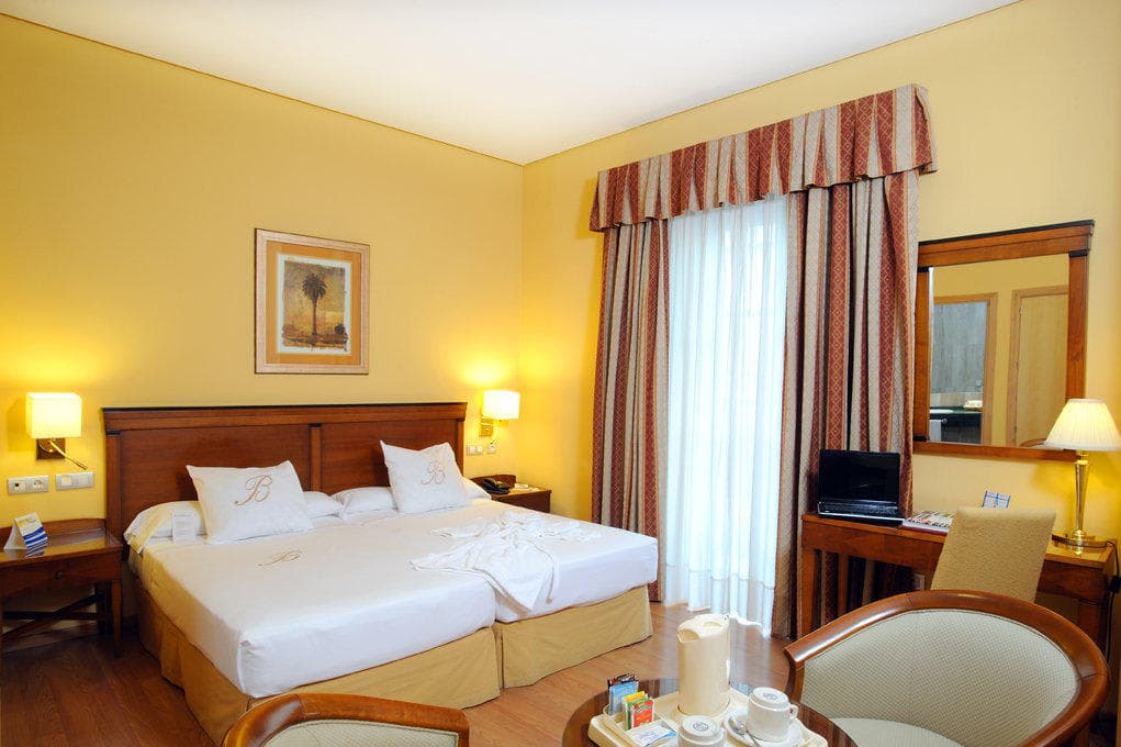 Hotel Becquer Ansicht 4
