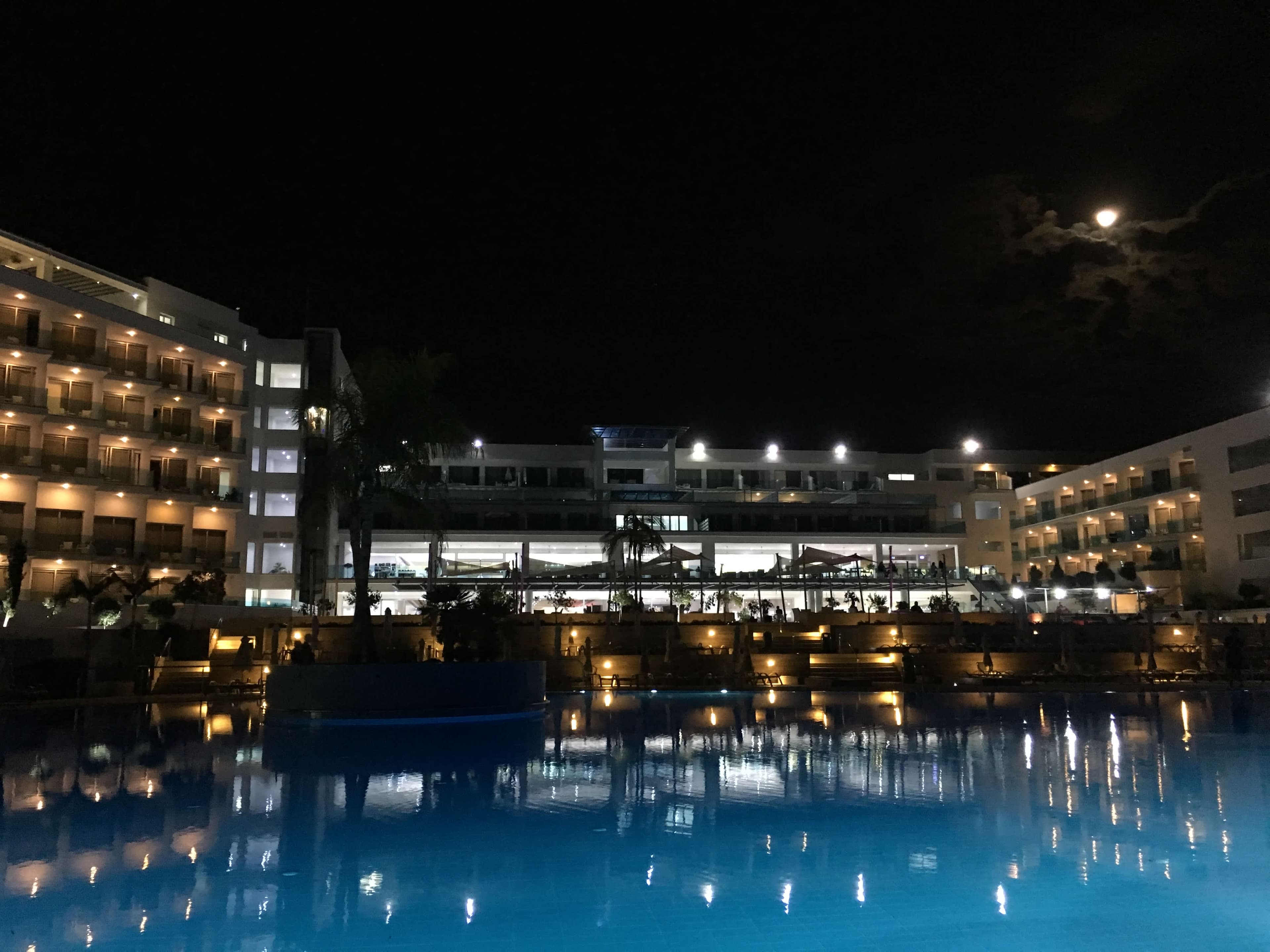King Evelthon Beach Hotel & Resort Ansicht 2