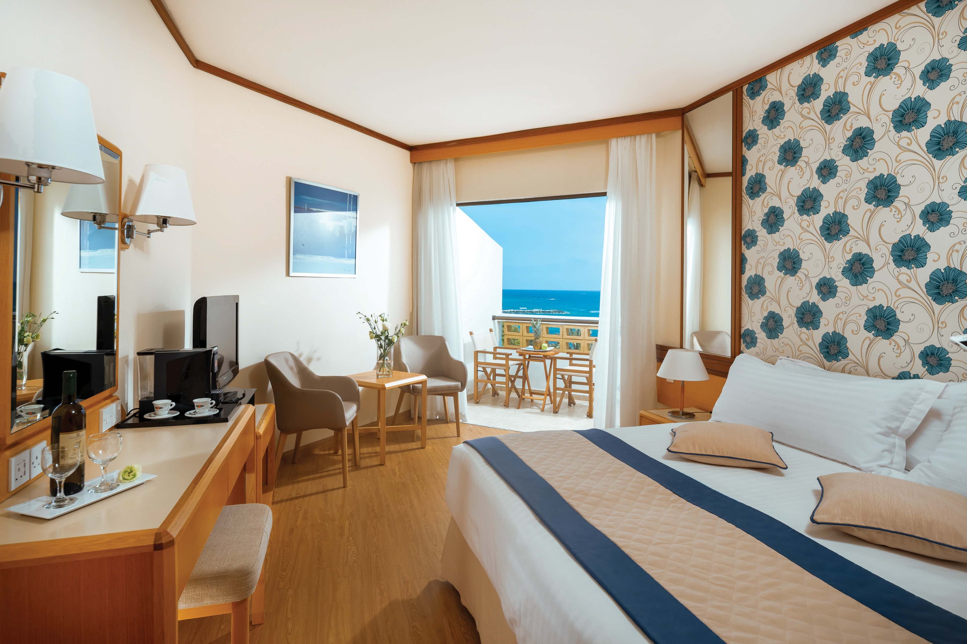 Constantinou Bros Athena Royal Beach Hotel Ansicht 6