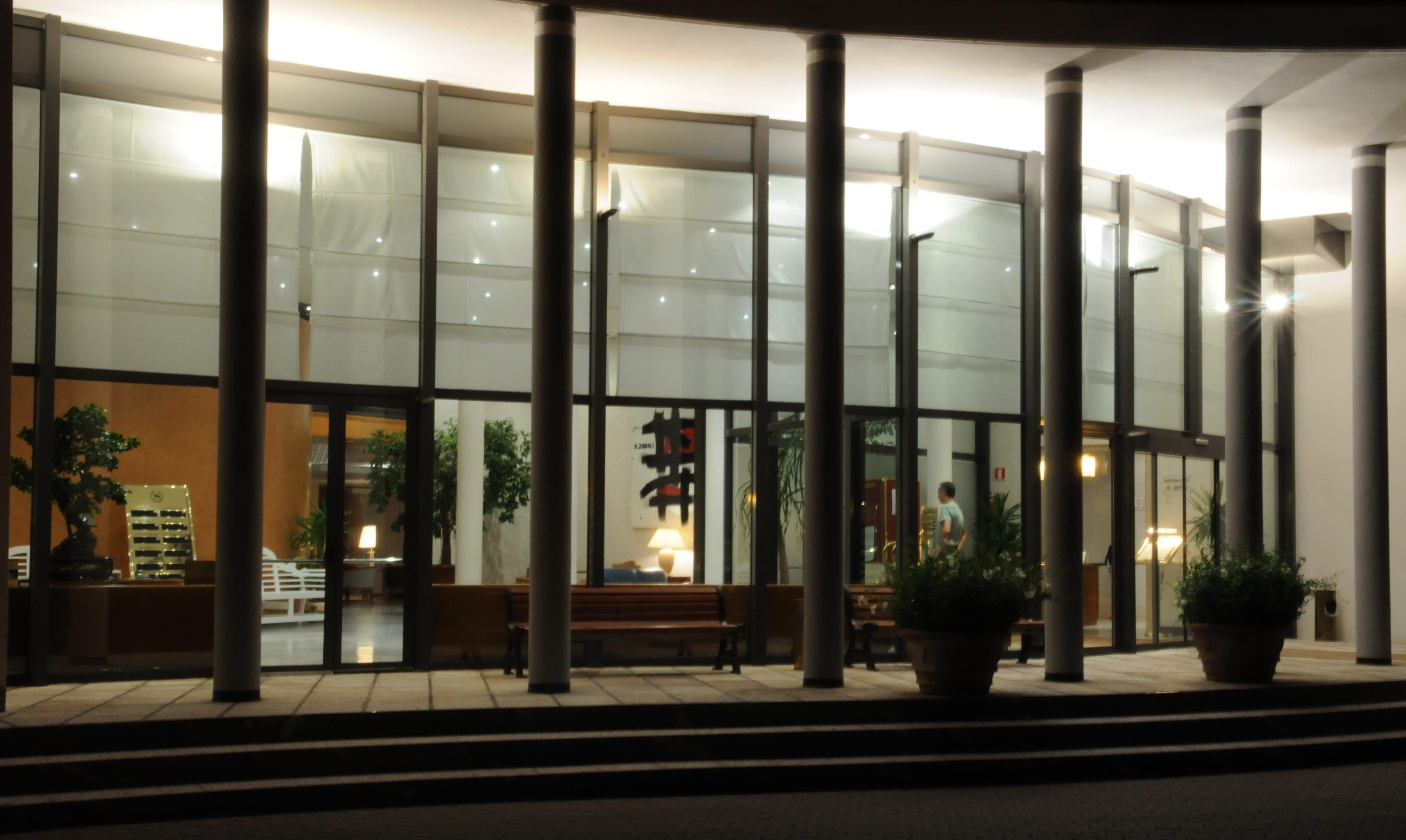 Flyon Hotel and Conference Centre