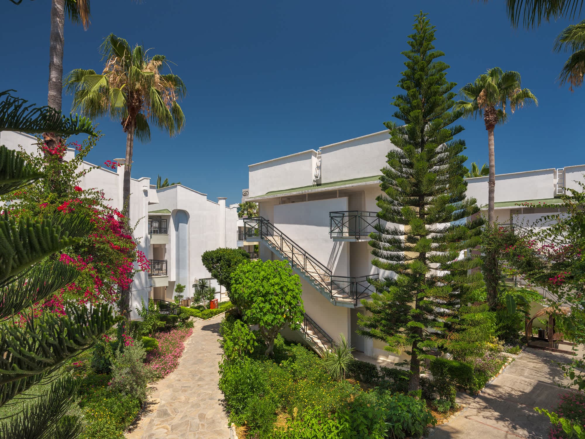 Adin Resort Hotel Ansicht 2