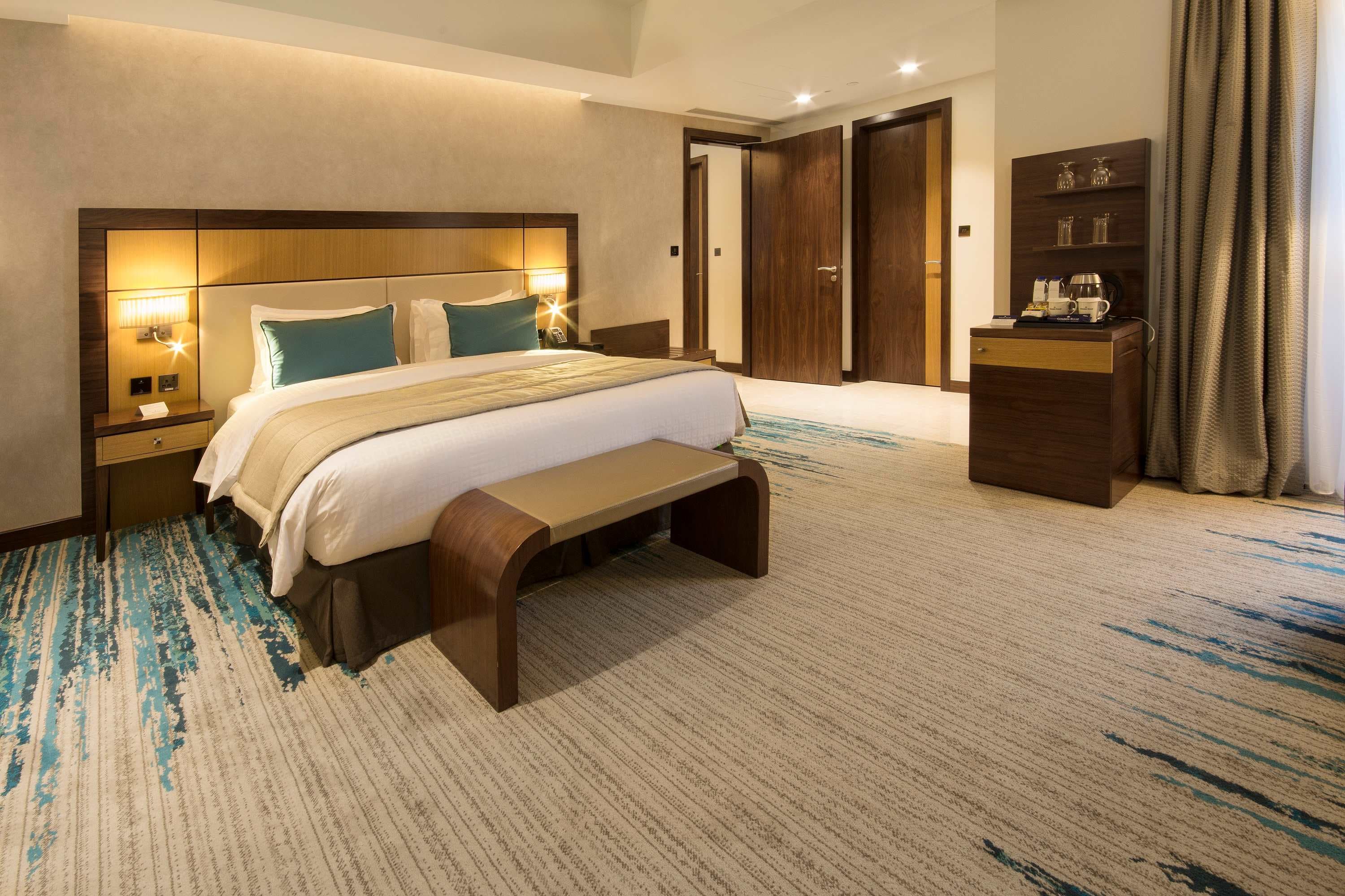 Golden Tulip Media Hotel Ansicht 5