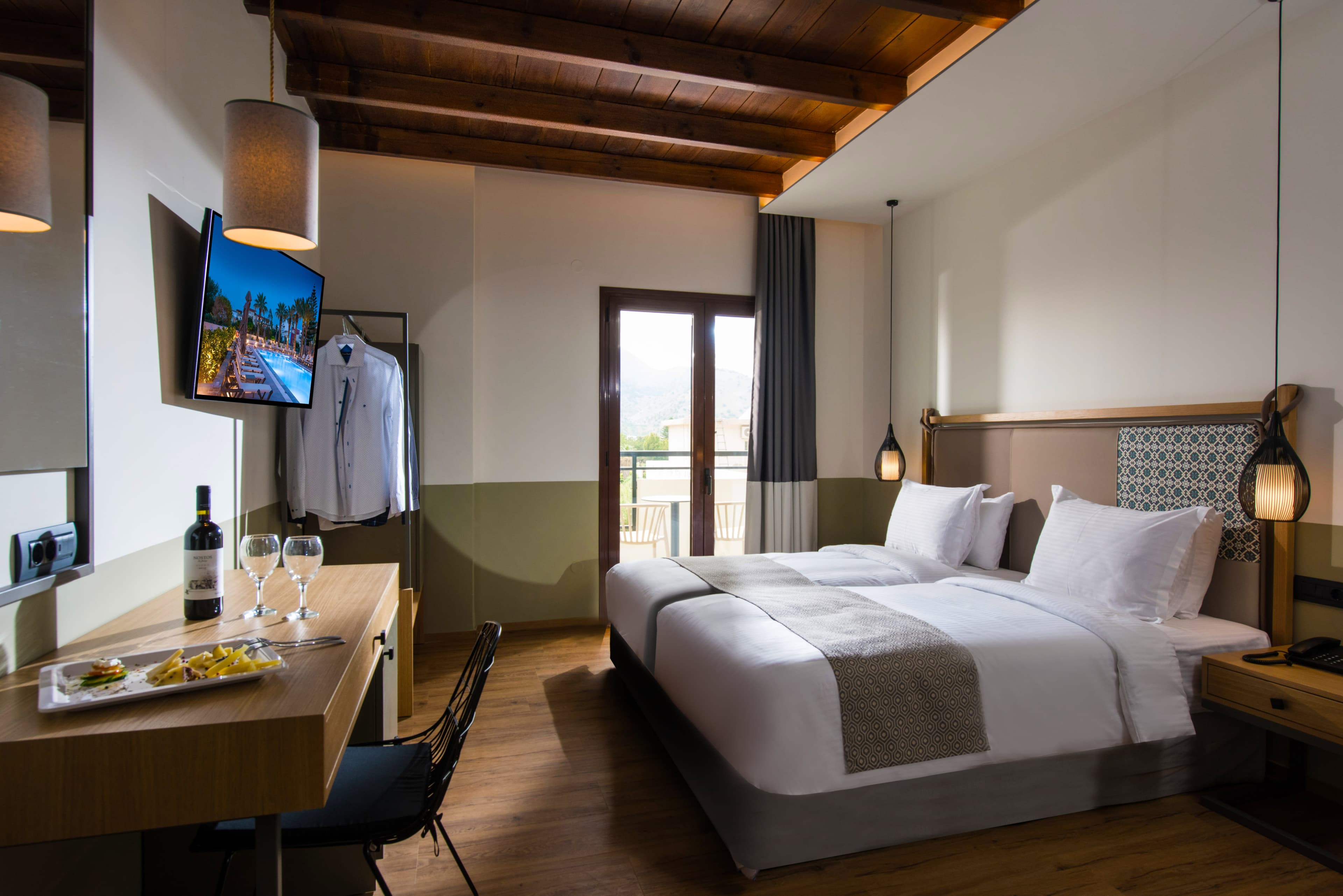 Petousis Hotel & Suites Ansicht 4