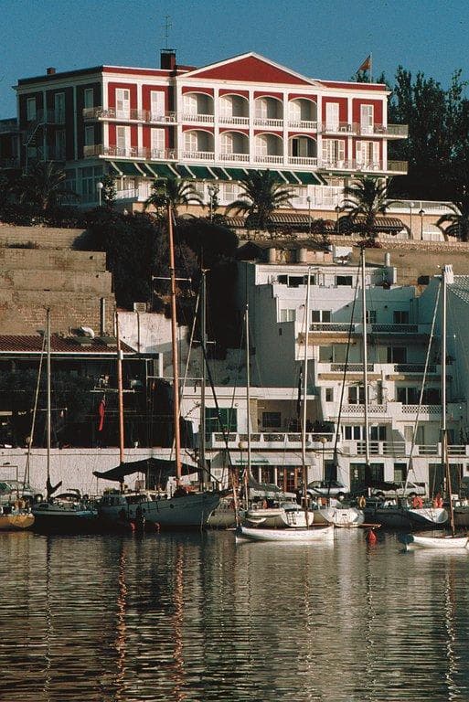 Senator Port Mahón