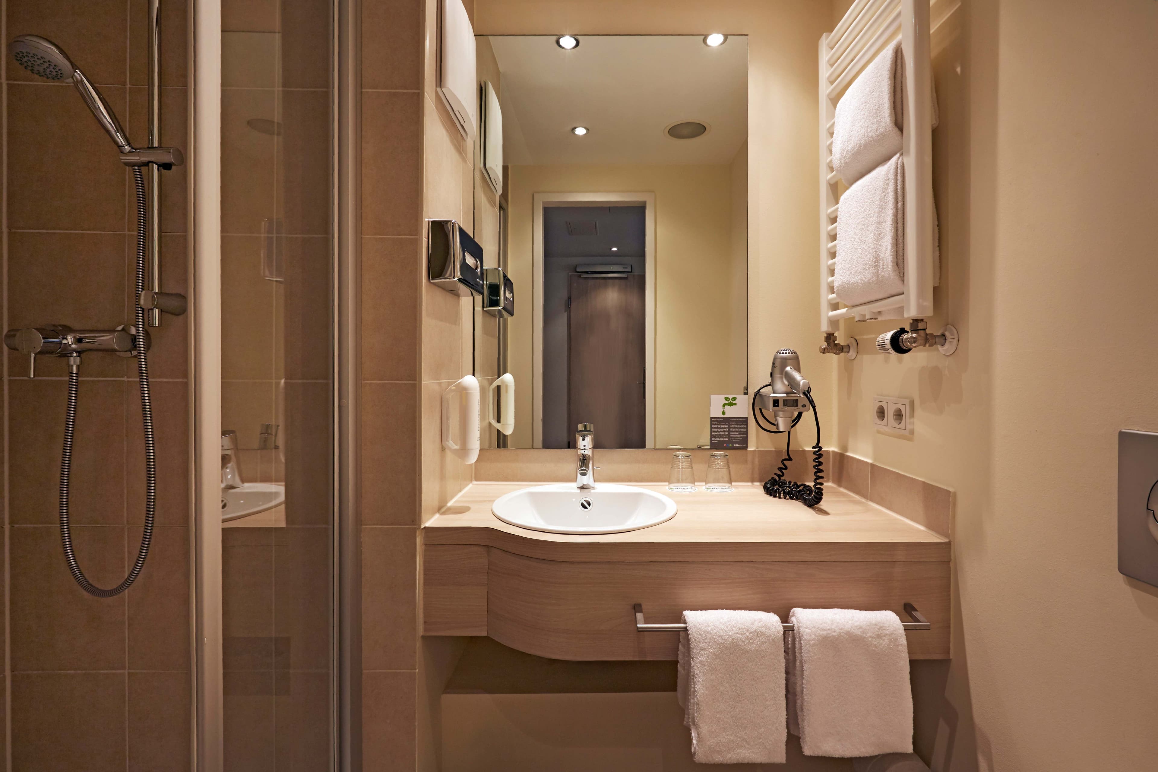 H+ Hotel München Ansicht 4