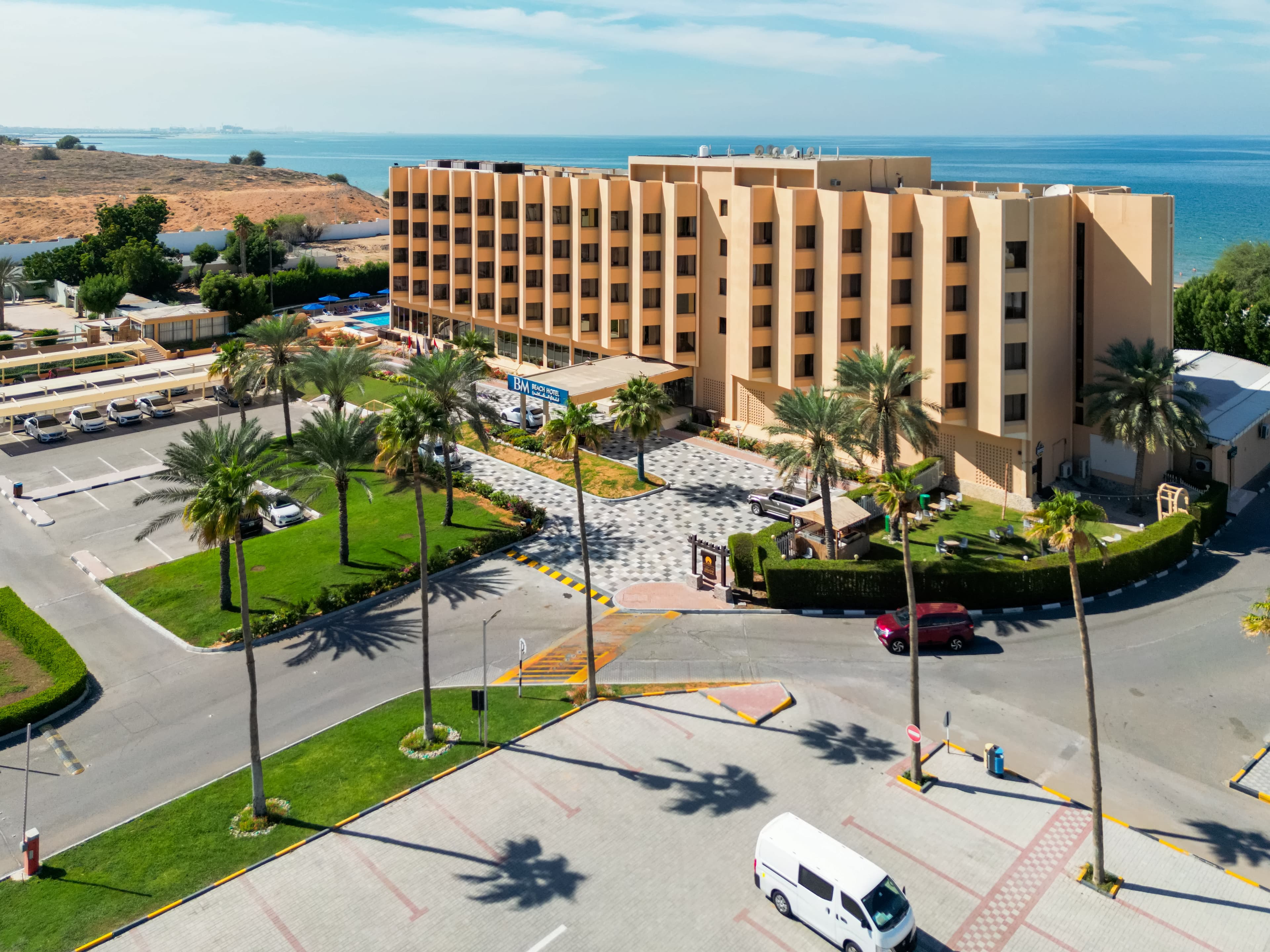 BM Beach Hotel Ansicht 2