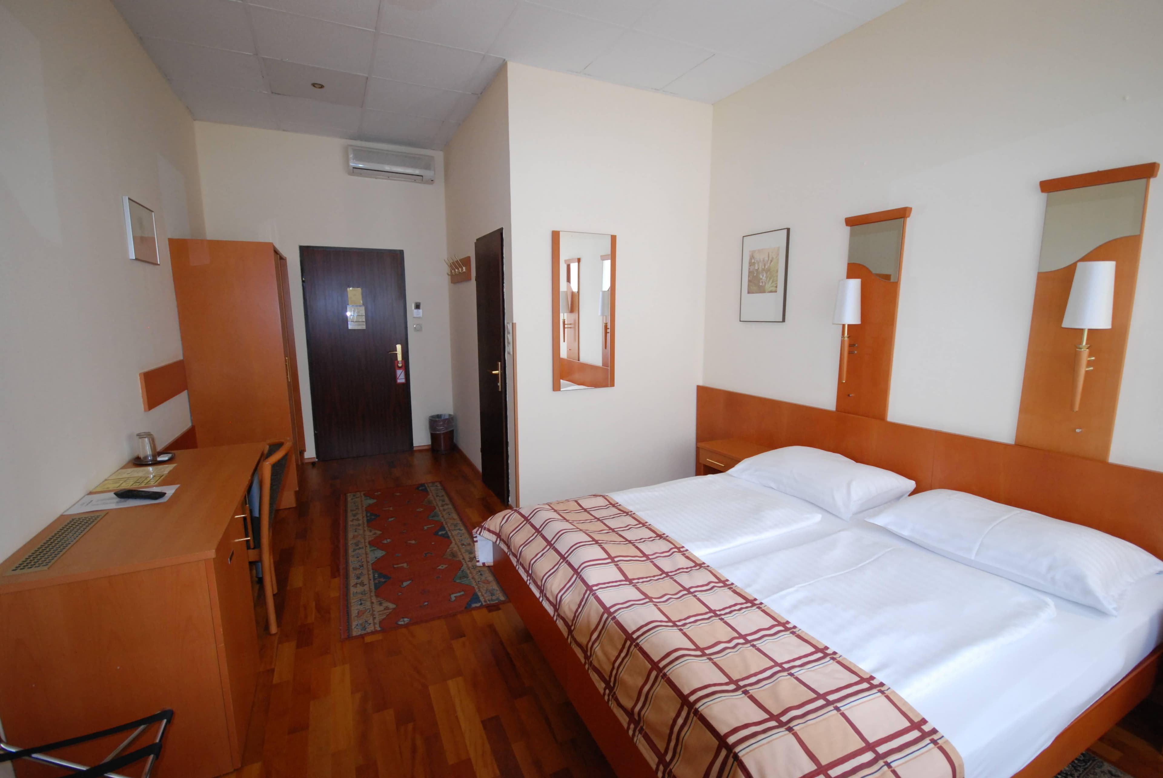 Hotel-Pension Continental Ansicht 3