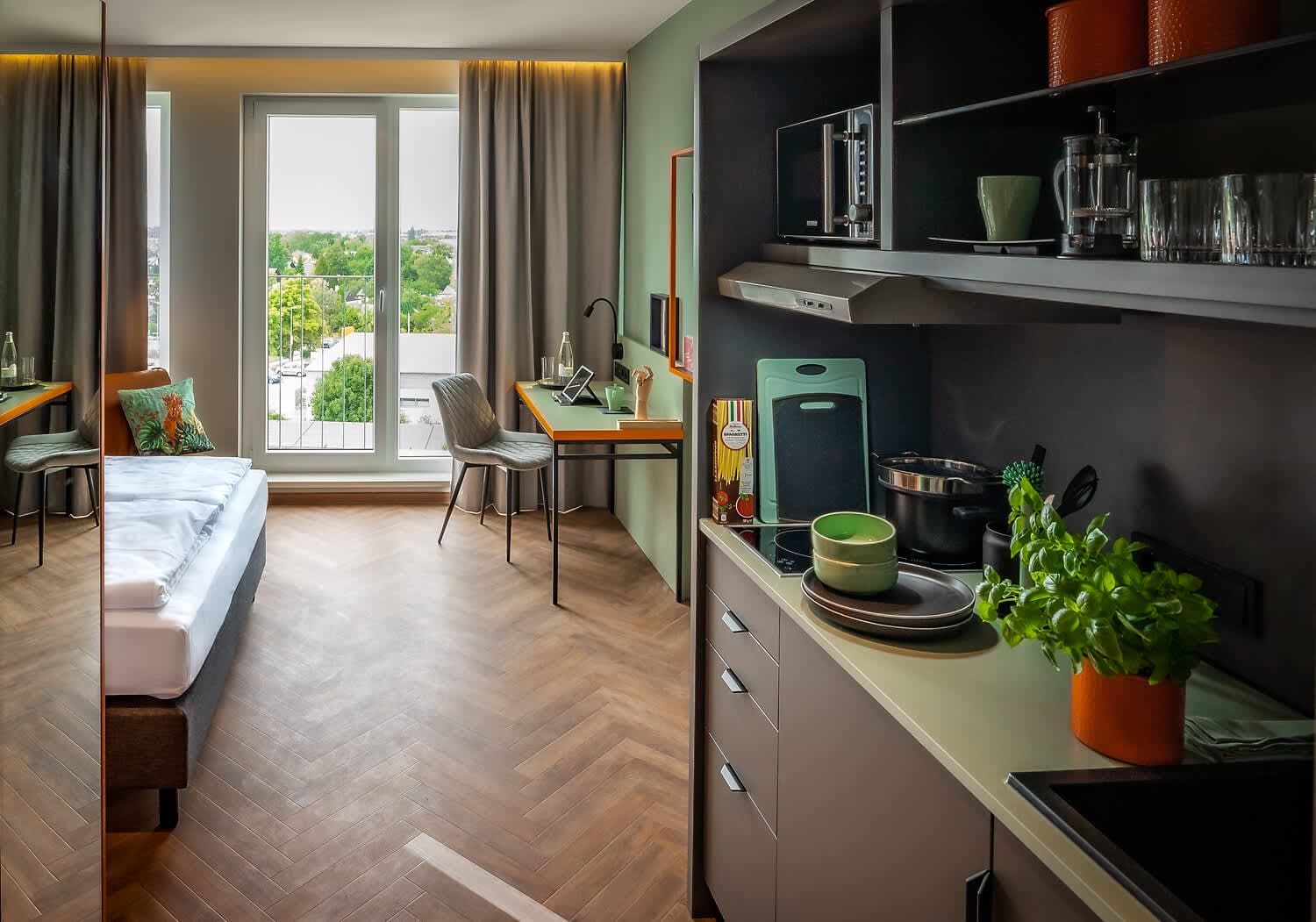 LOGINN Hotel Berlin Airport Ansicht 6