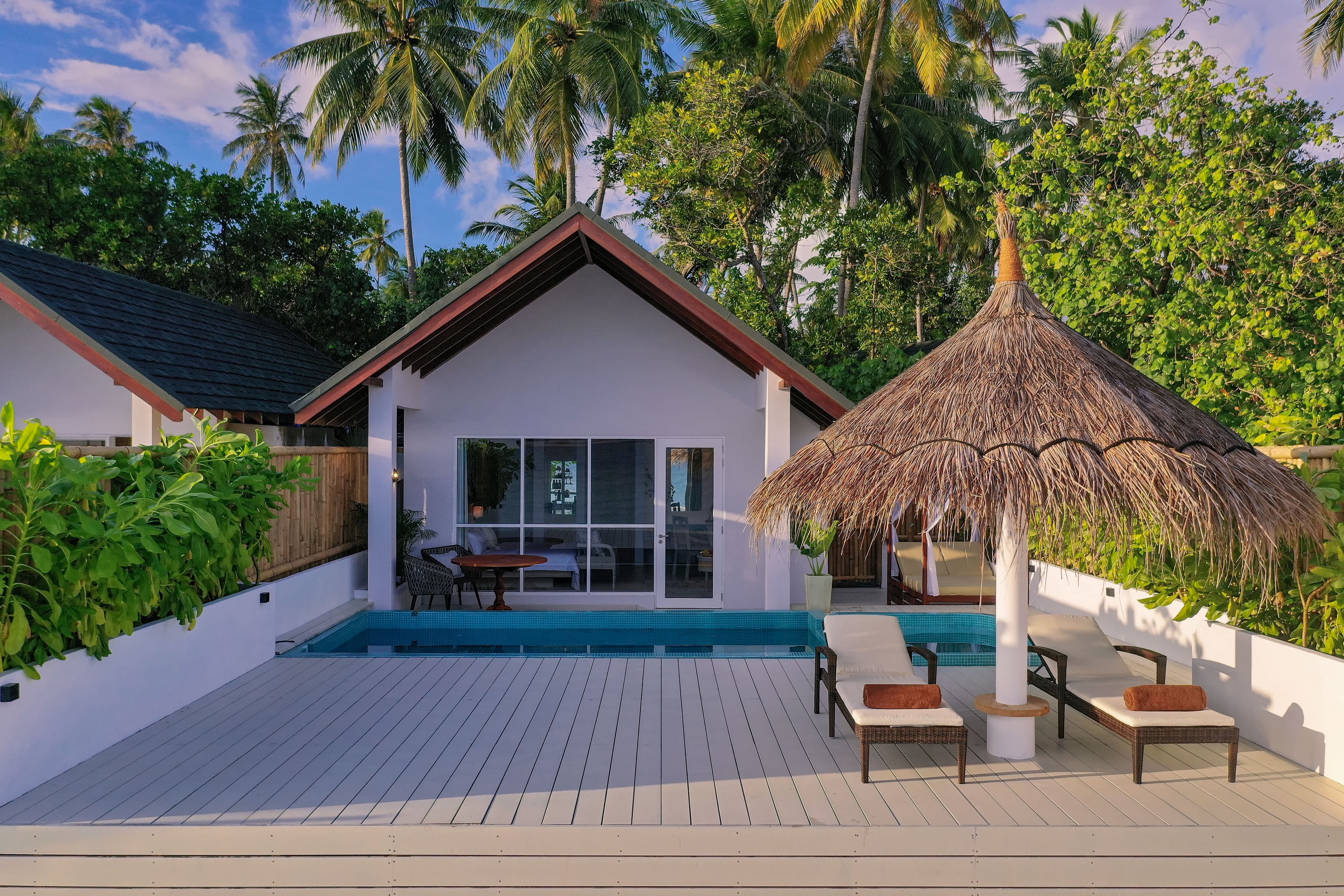 Malahini Kuda Bandos Resort