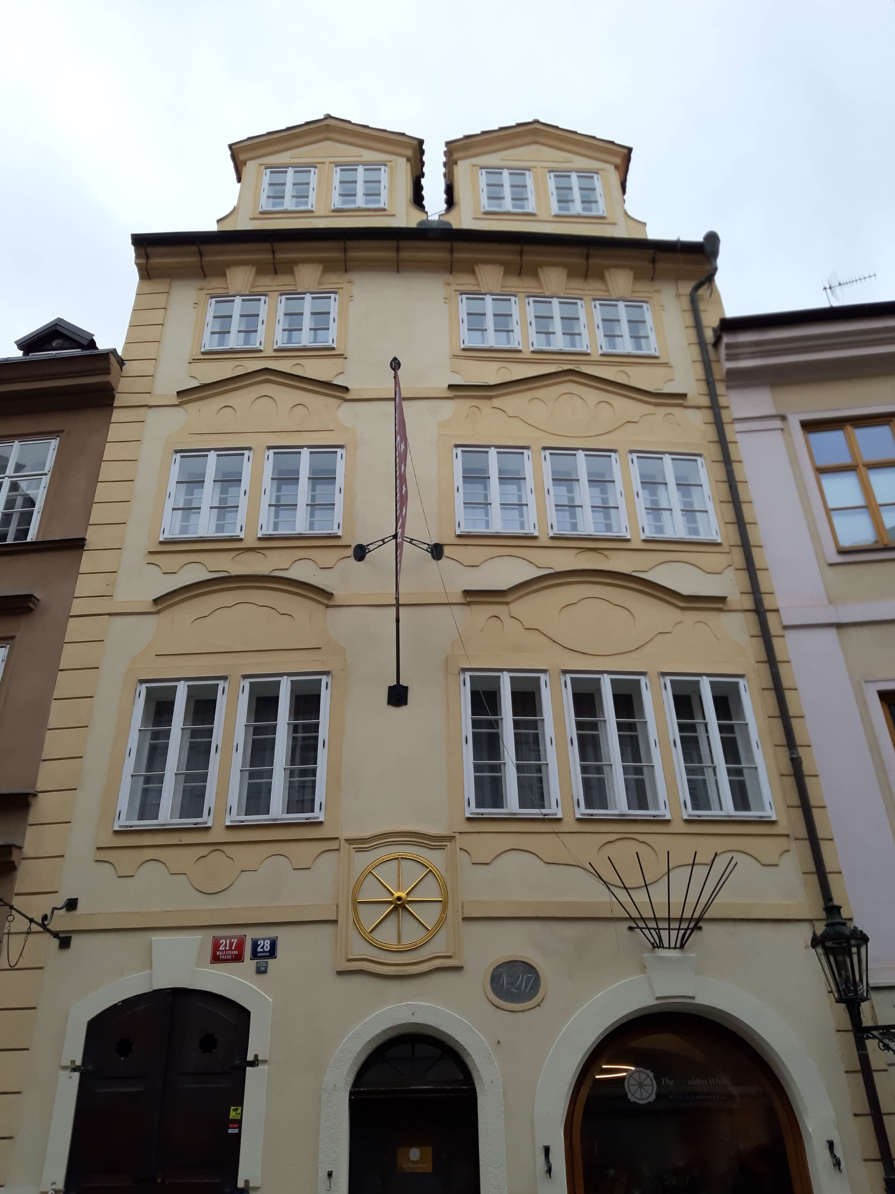 Hotel The Golden Wheel Ansicht 2