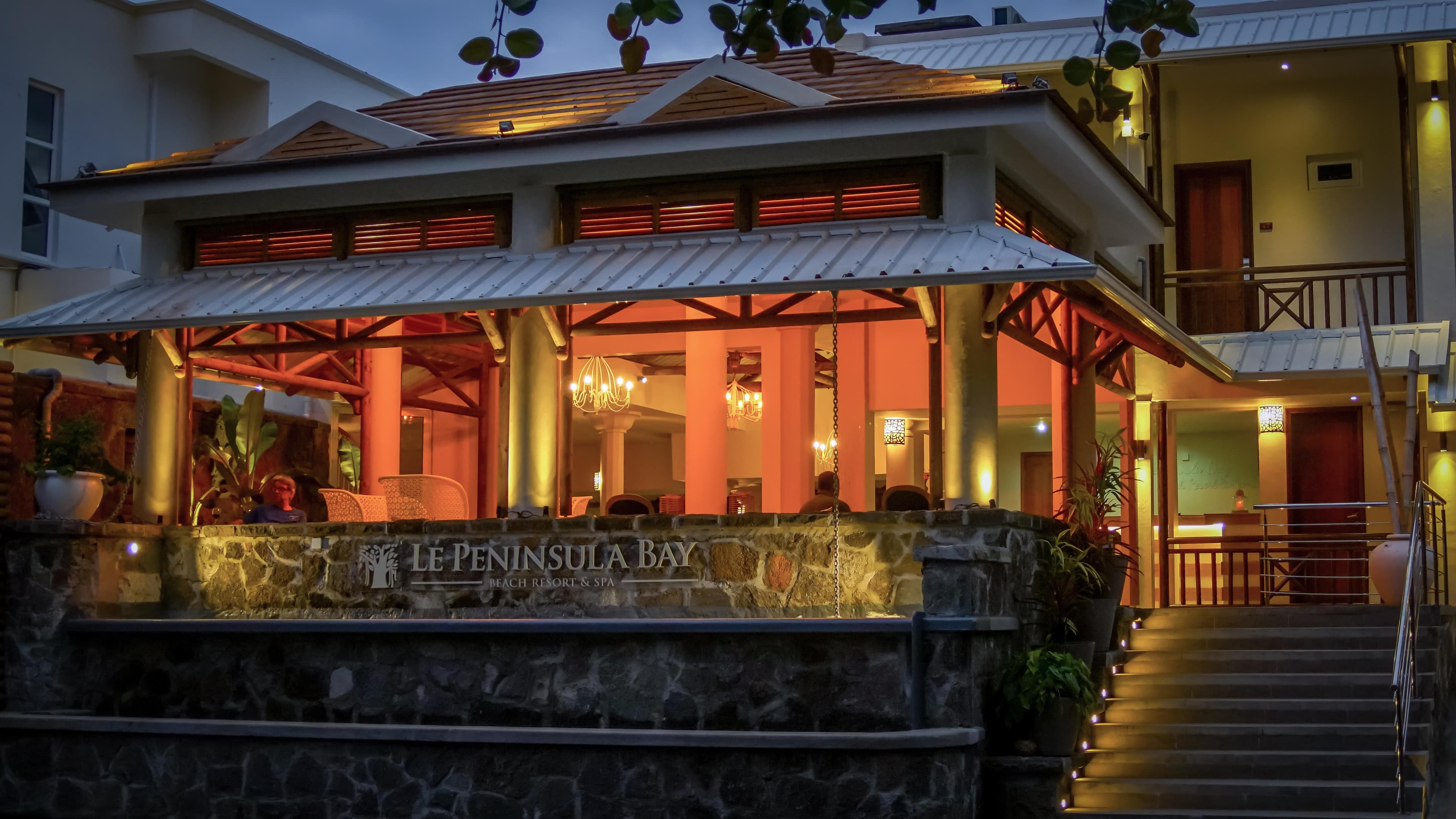 Le Peninsula Bay Beach Resort & Spa Ansicht 2