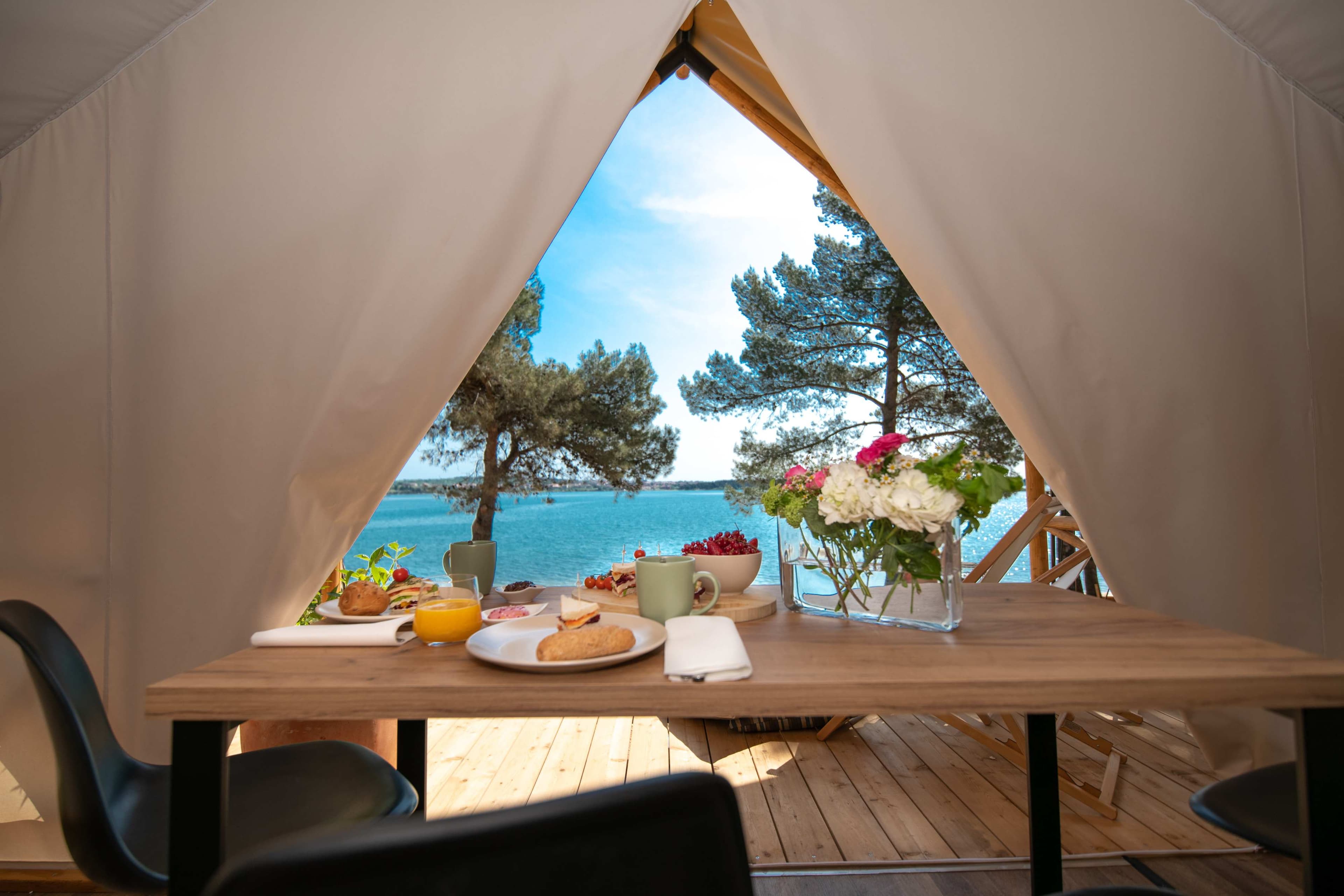 Arena One 99 Glamping Ansicht 6
