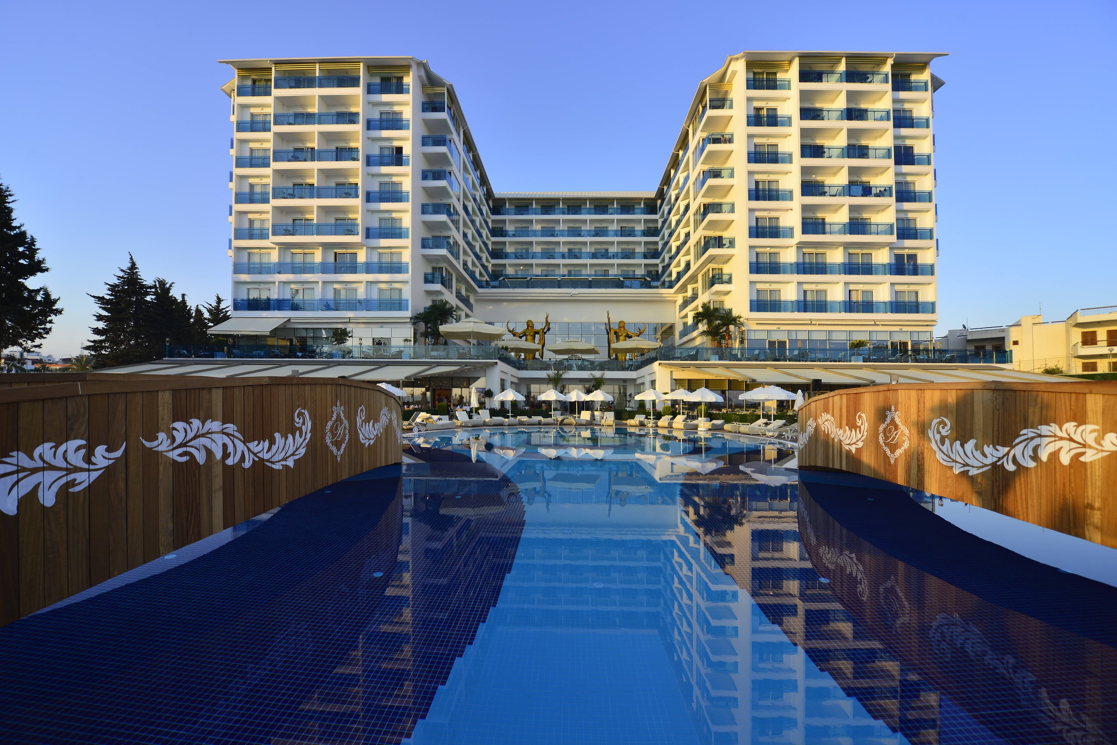 Azura Deluxe Resort & Spa Hotel Ansicht 3