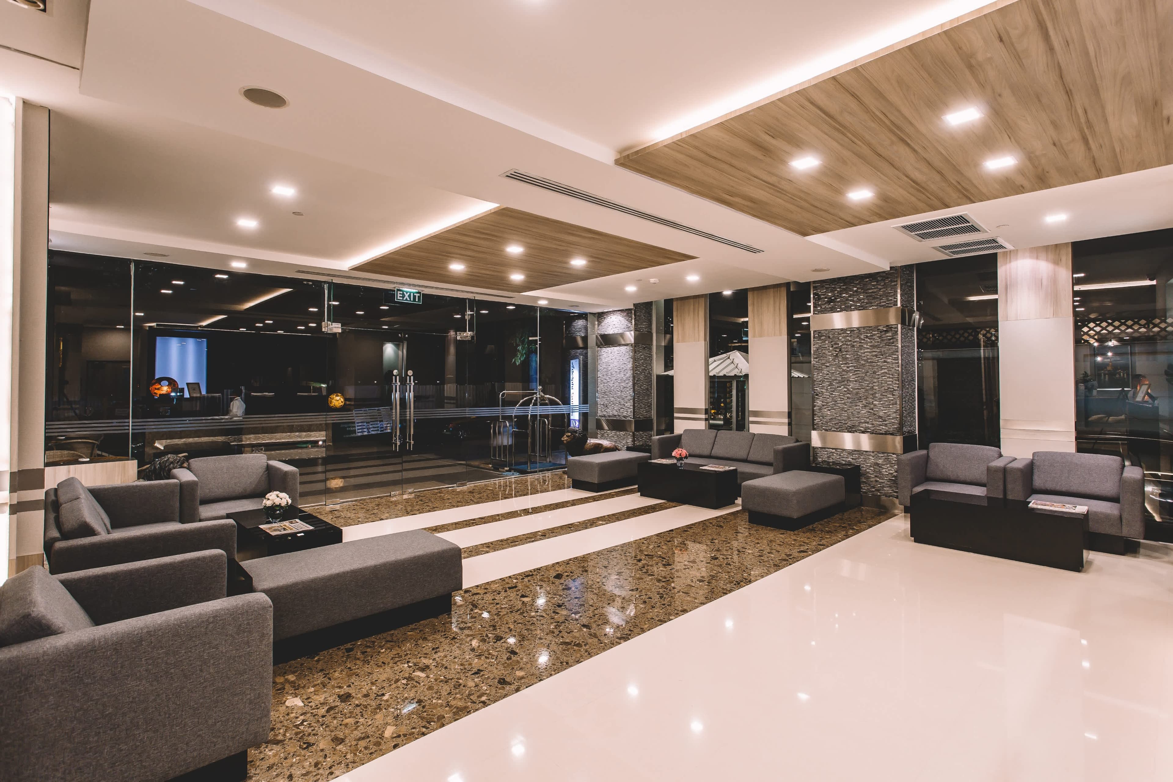 Adelphi Suites Hotel