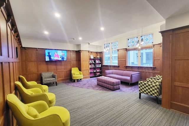 ibis Styles Kingsgate Hotel Ansicht 2