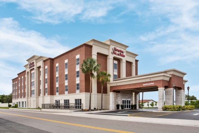 Hampton Inn & Suites - Cape Coral/Fort Myers Area