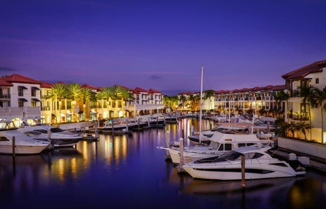 Naples Bay Resort & Marina - Hotel & Cottages