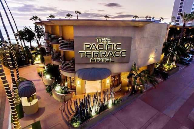 Pacific Terrace Hotel
