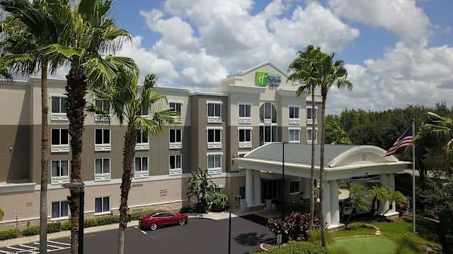 Holiday Inn Express Hotel & Suites Tampa I-75