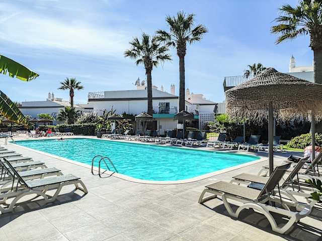 Bayside Salgados Apartments