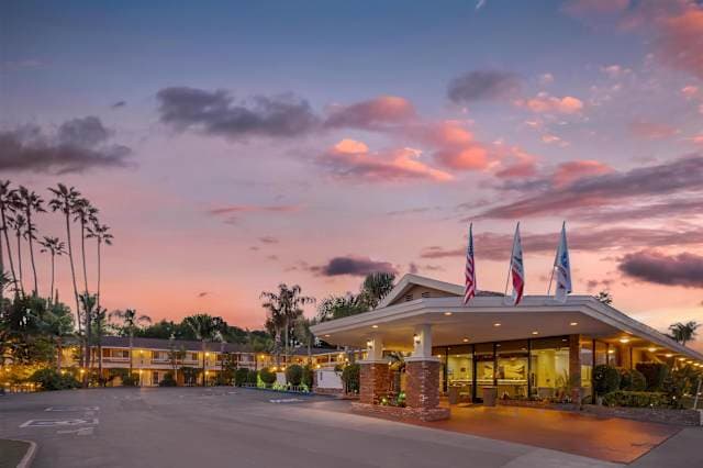 Best Western Plus Hotel Carriage Inn