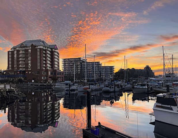 Coast Harbourside Hotel & Victoria
