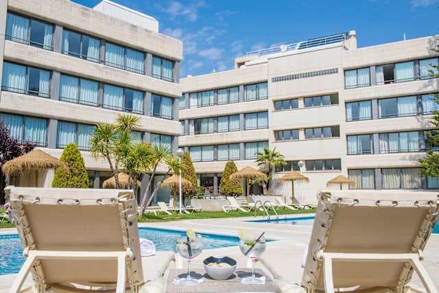Hotel Atenea Park Suites & Apartments